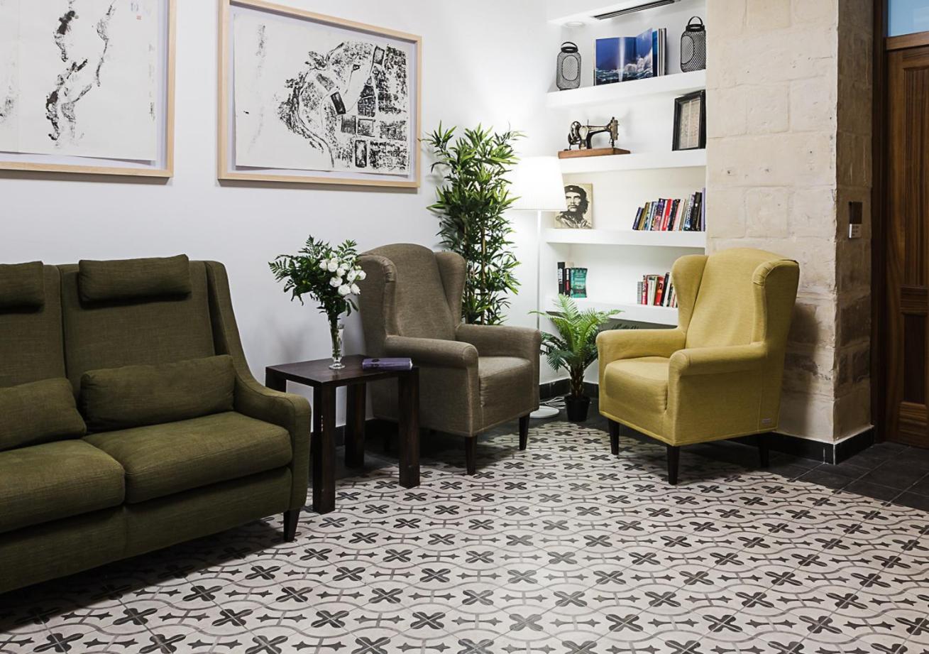 Two Pillows Boutique Hostel