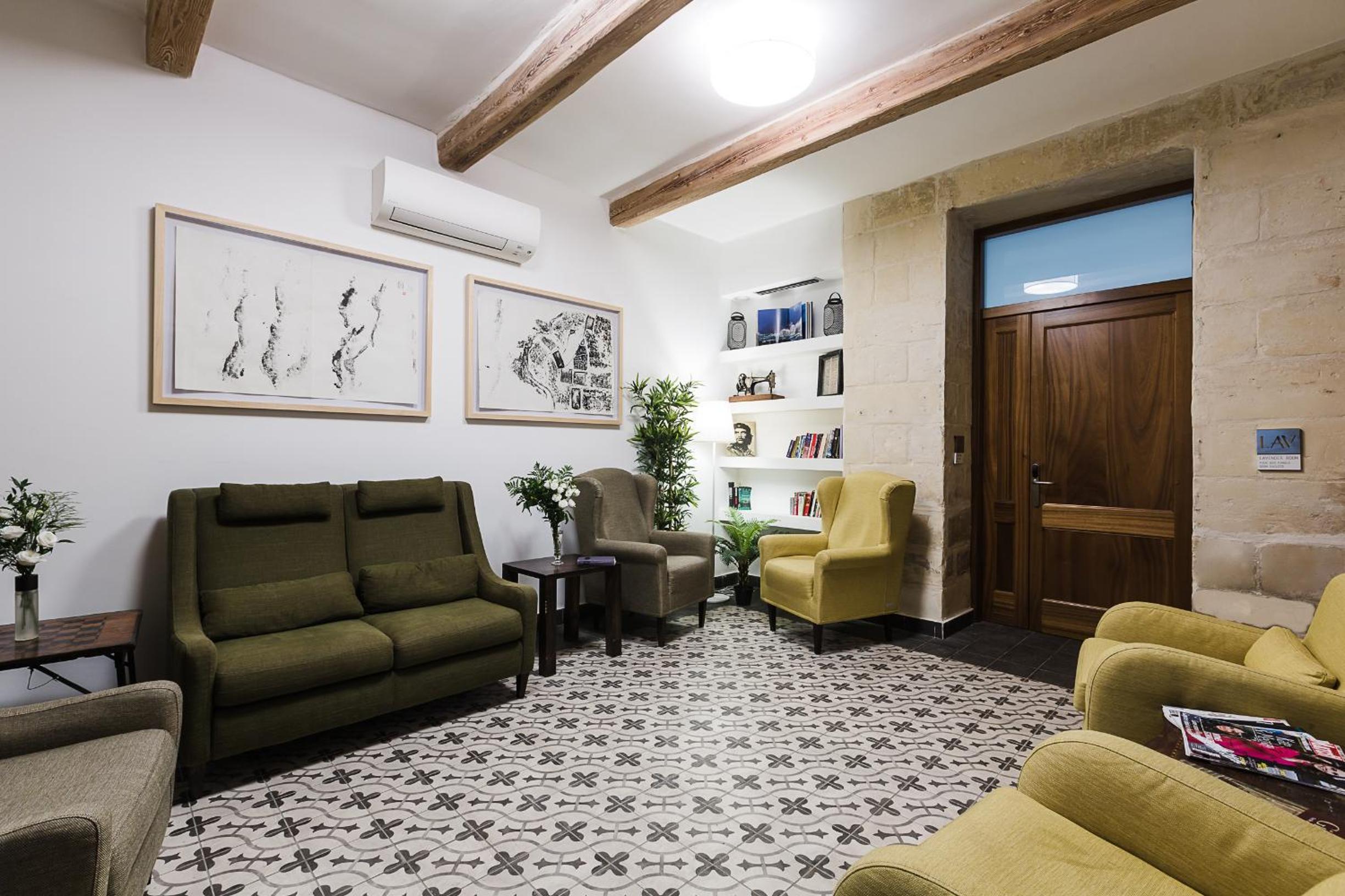 Two Pillows Boutique Hostel