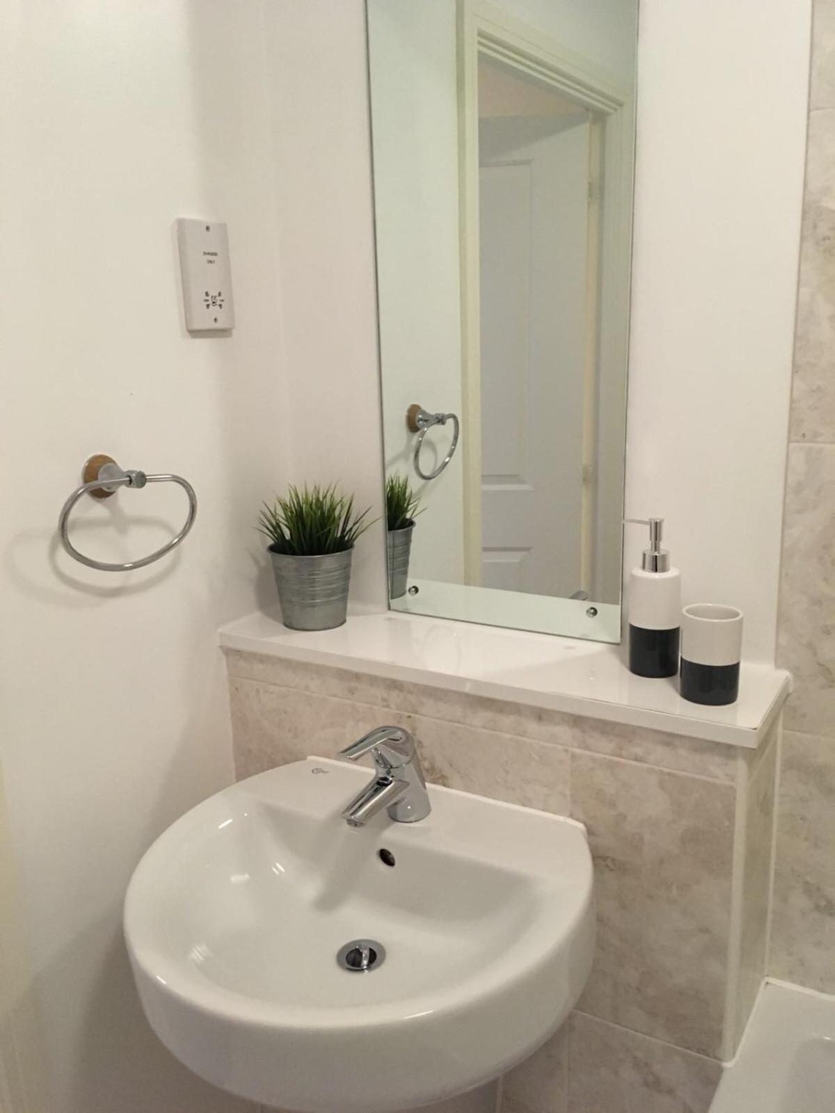 Blue Sky Apartments @Wallis Square, Farnborough