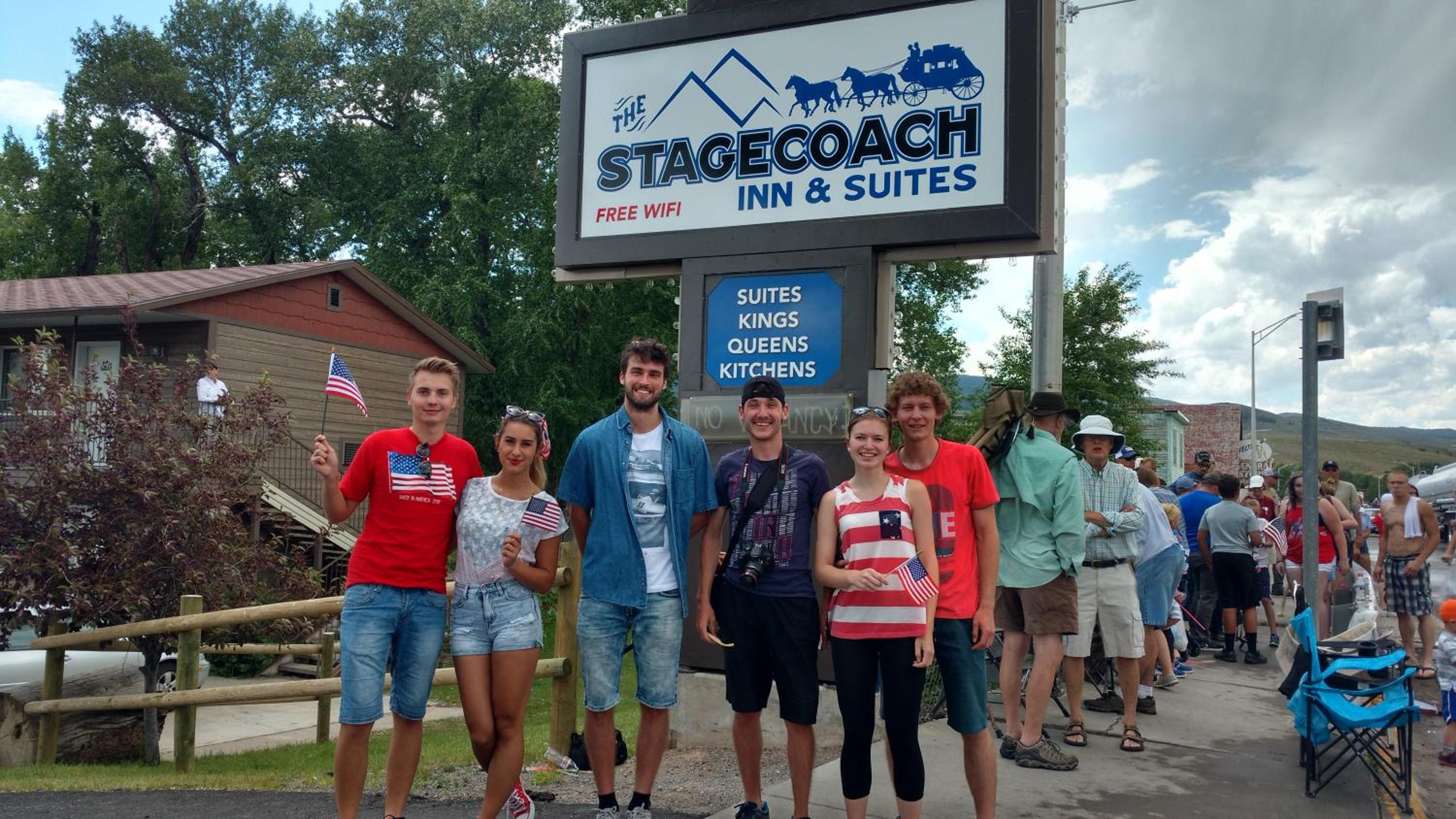 Stagecoach Inn & Suites