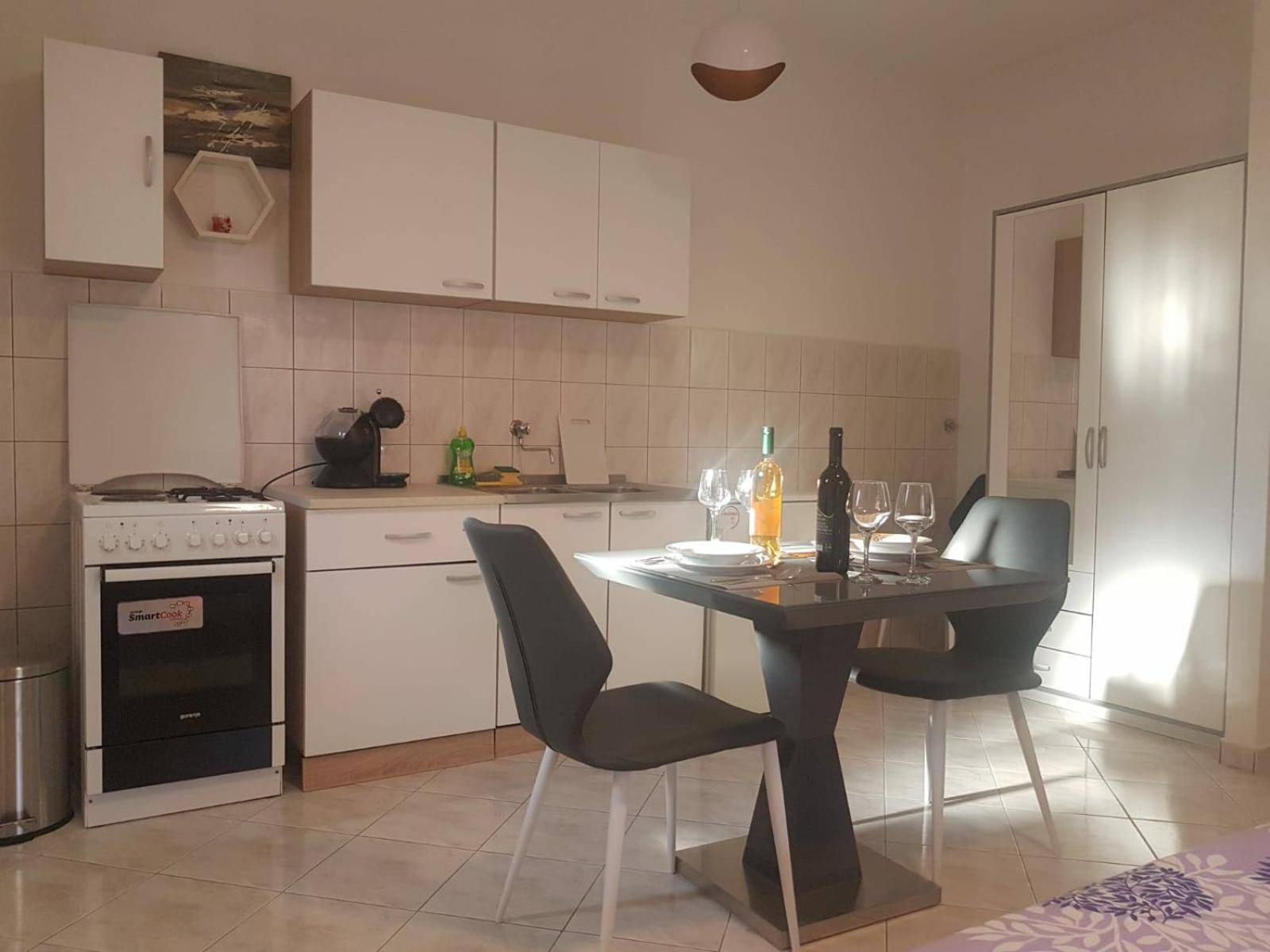 Apartments Majić