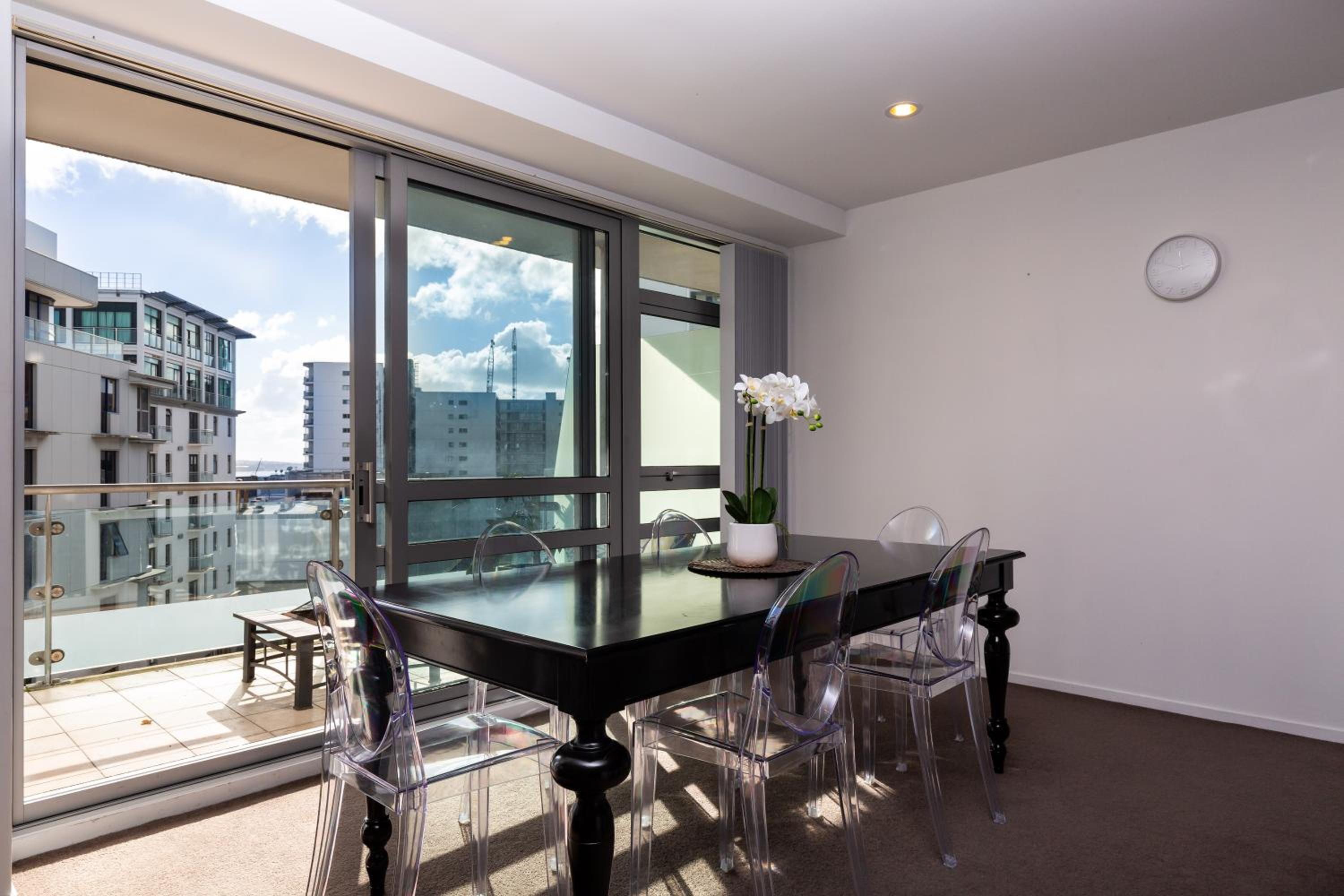 Spacious Home with Balcony Parking Zodiak Stays