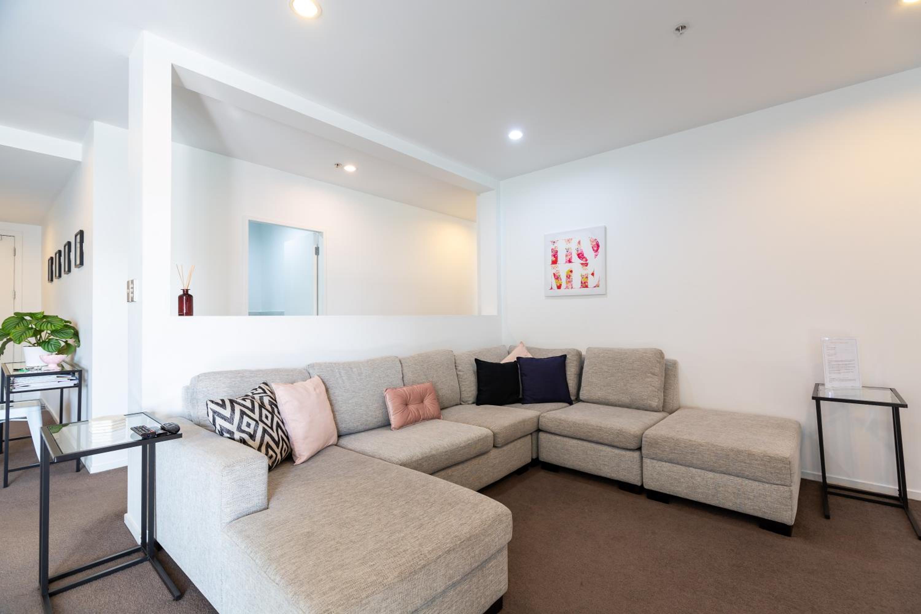 Spacious Home with Balcony Parking Zodiak Stays