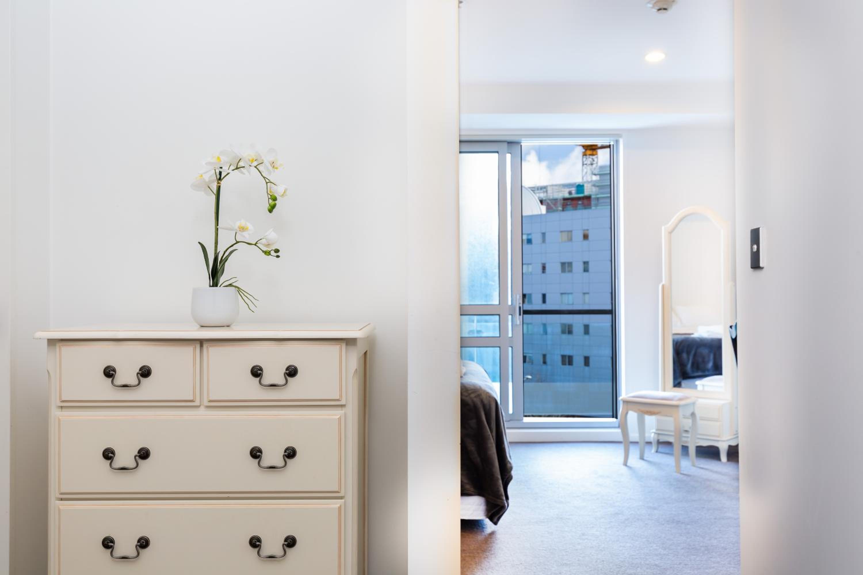 Spacious Home with Balcony Parking Zodiak Stays