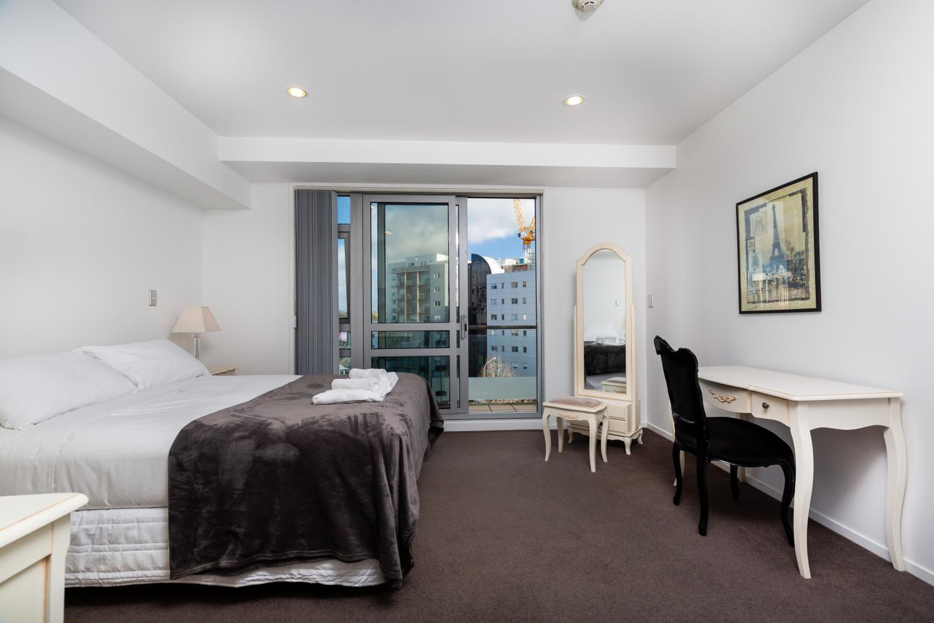 Spacious Home with Balcony Parking Zodiak Stays