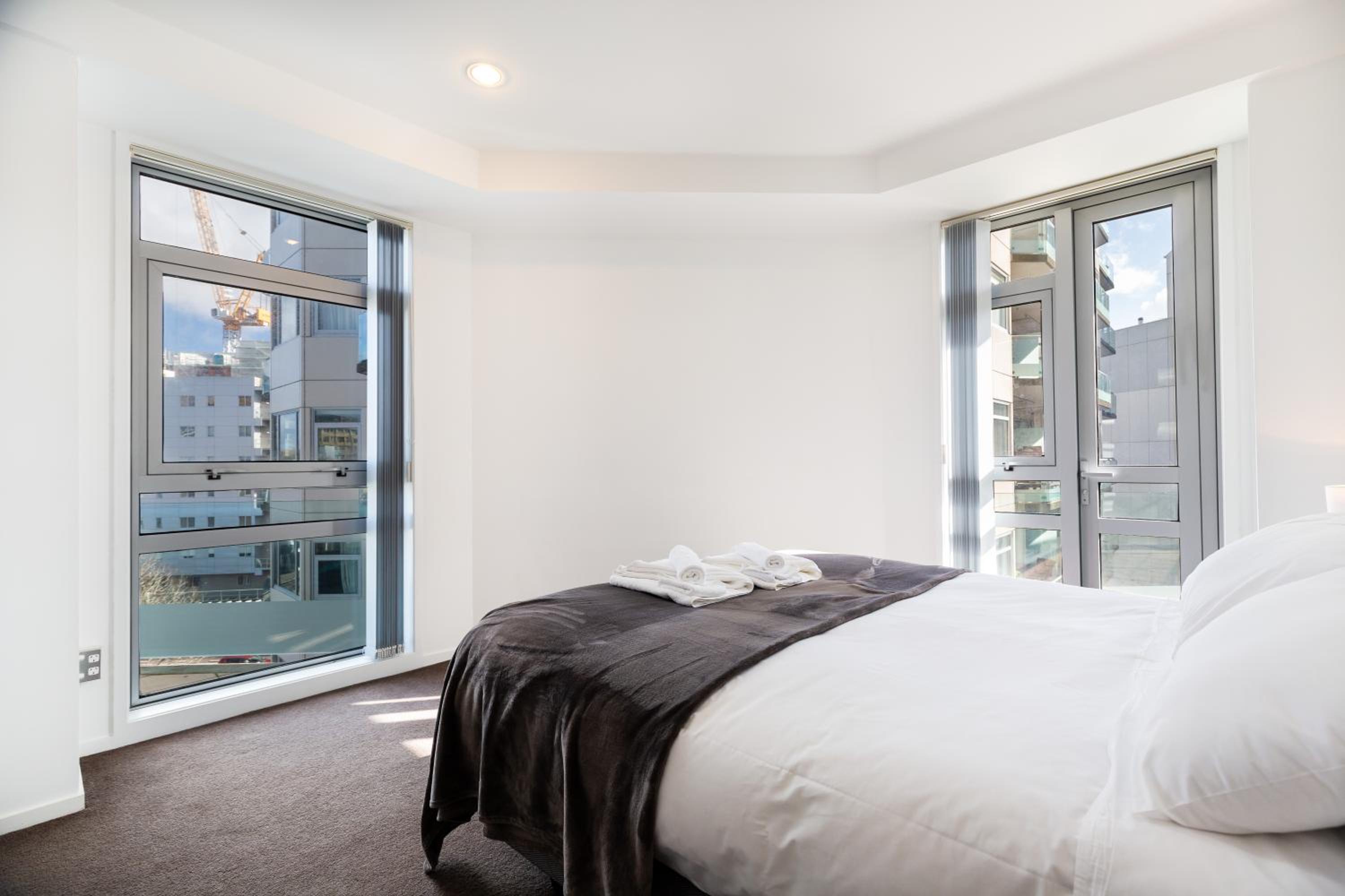 Spacious Home with Balcony Parking Zodiak Stays