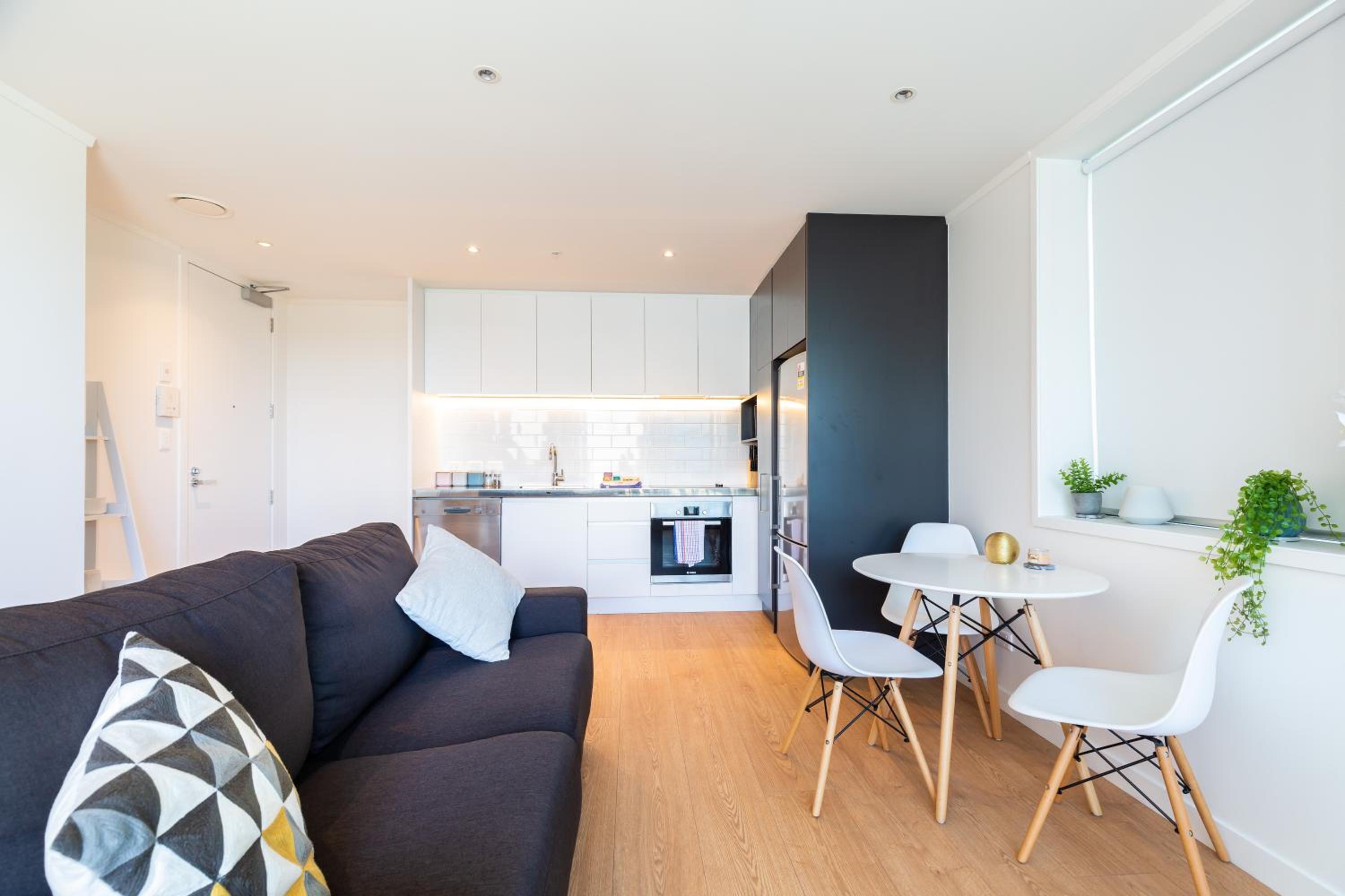 Brand New Auckland Apartment view 4