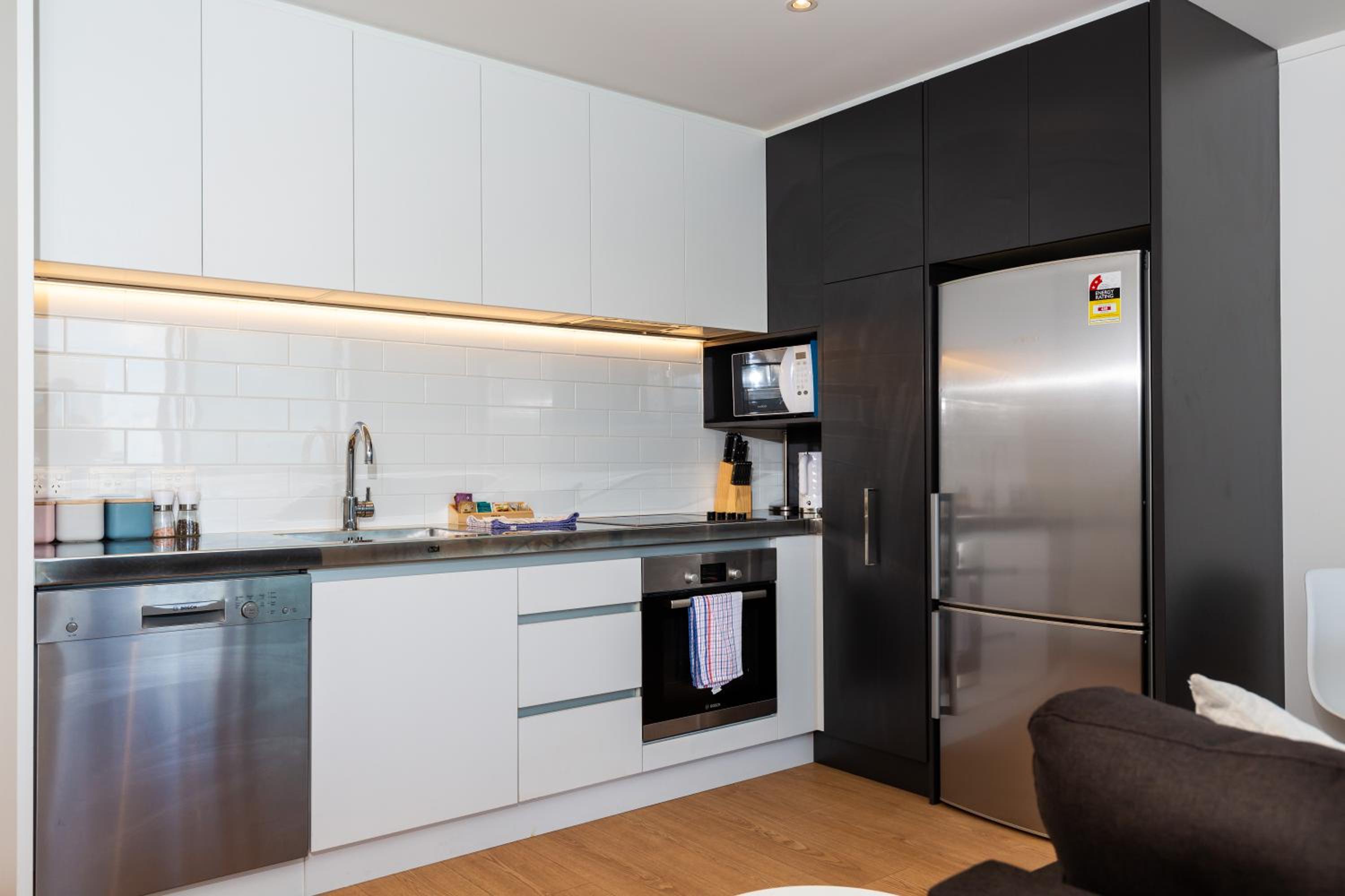 Brand New Auckland Apartment view 3