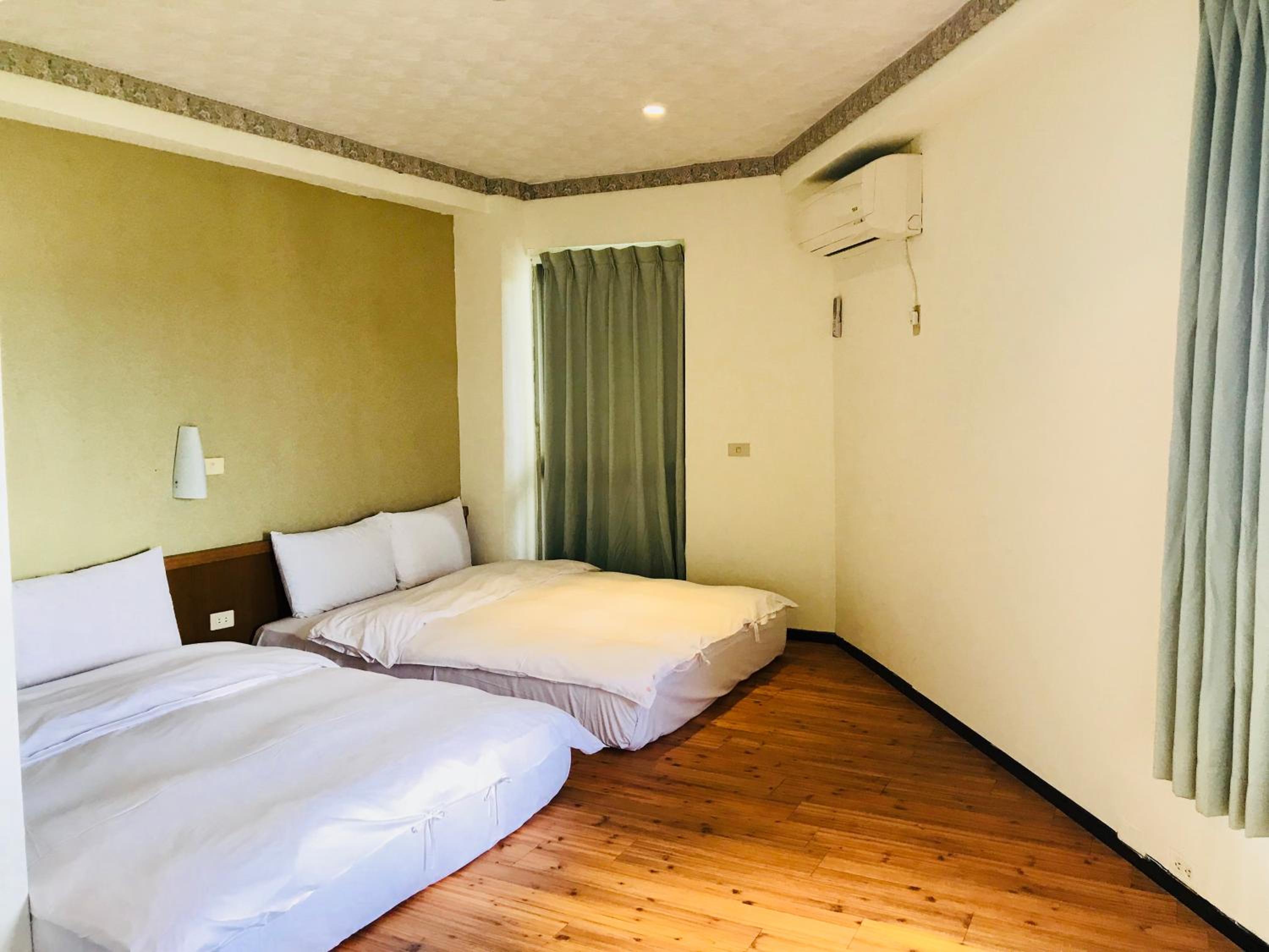 ISING HOTEL