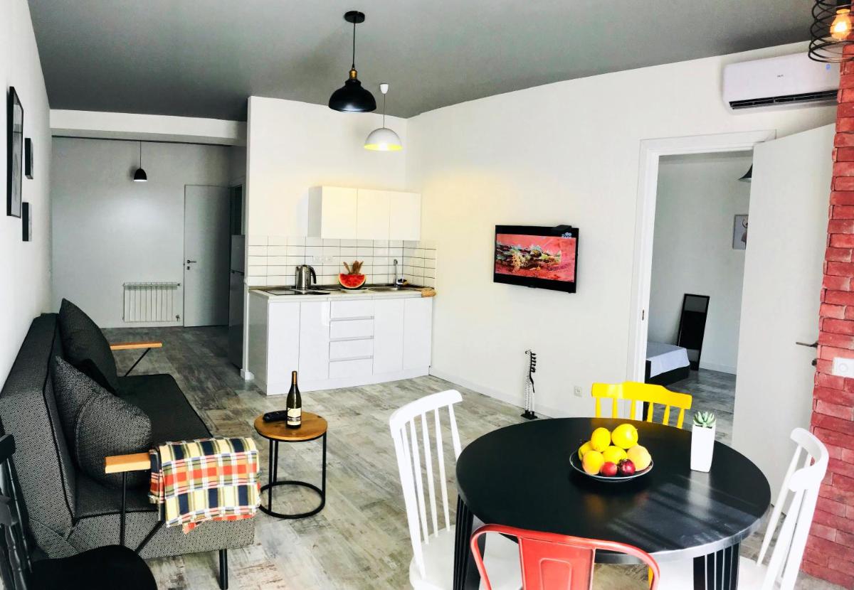 City Center Apartments by Happy Place