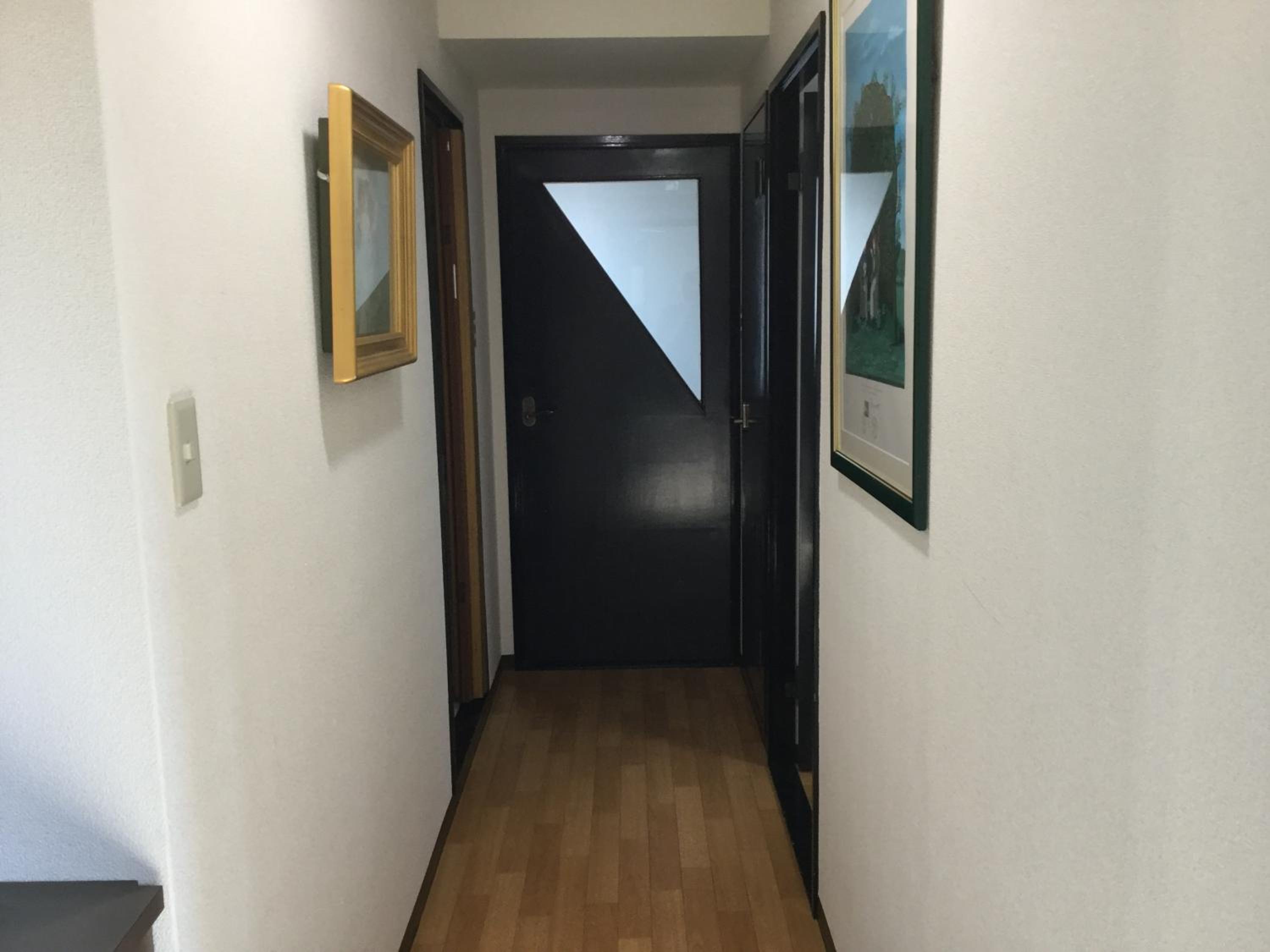 Gallery Compass- Art Stay with Breakfast Free Parking