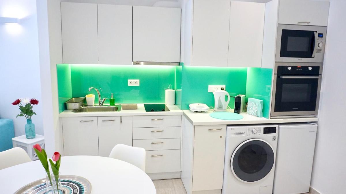Minimal Fresh Design Apt in Athens