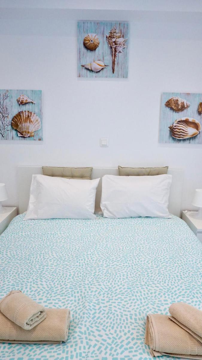 Minimal Fresh Design Apt in Athens