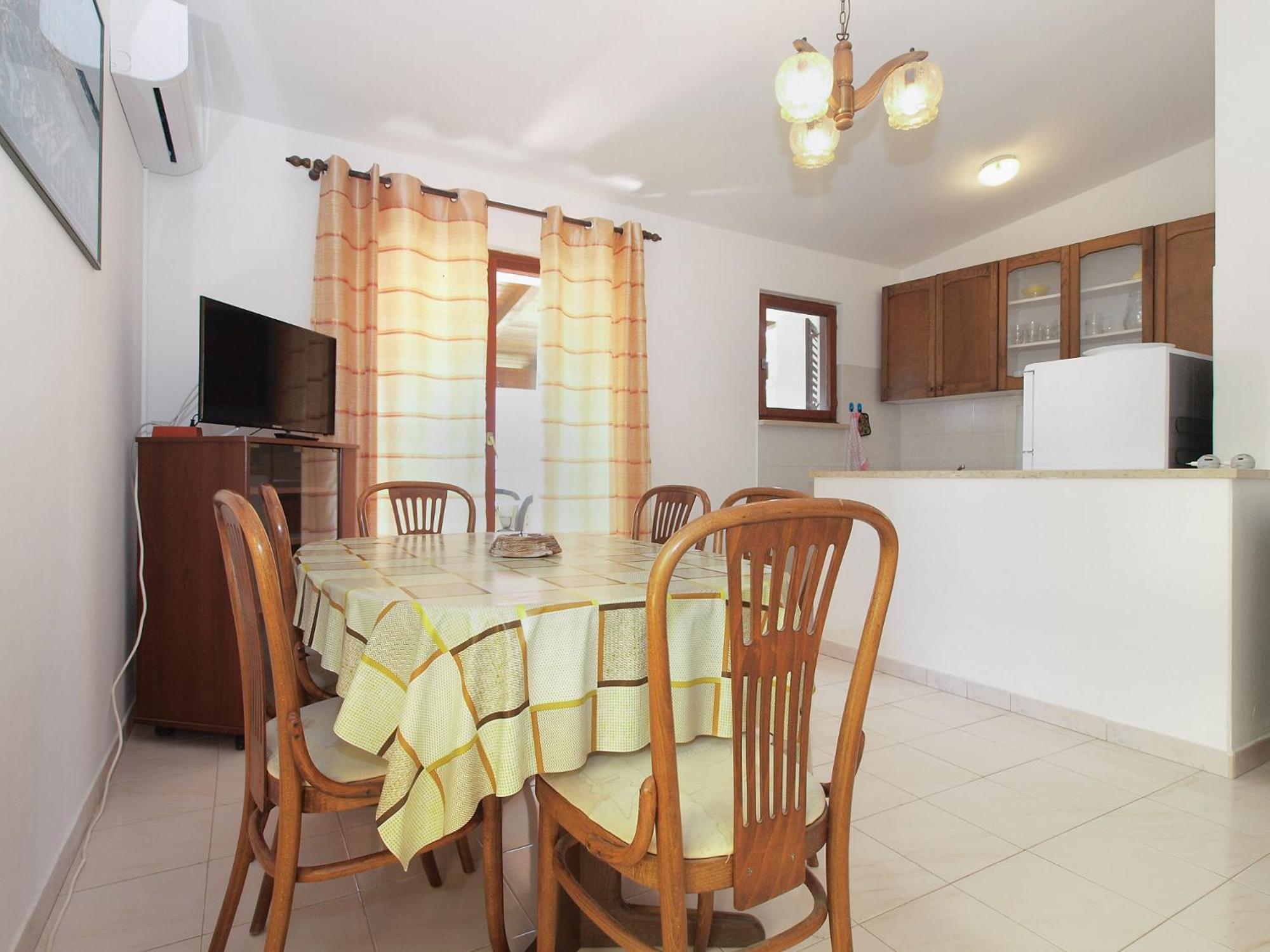 Apartments Luciano 1728 view 4