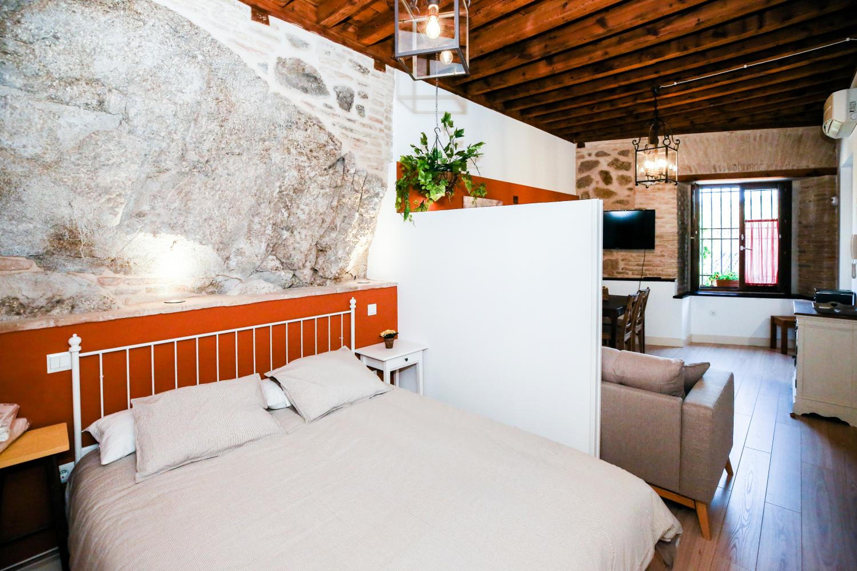 El Aljibe de San Cipriano - Apartamentos Aloha Toledo