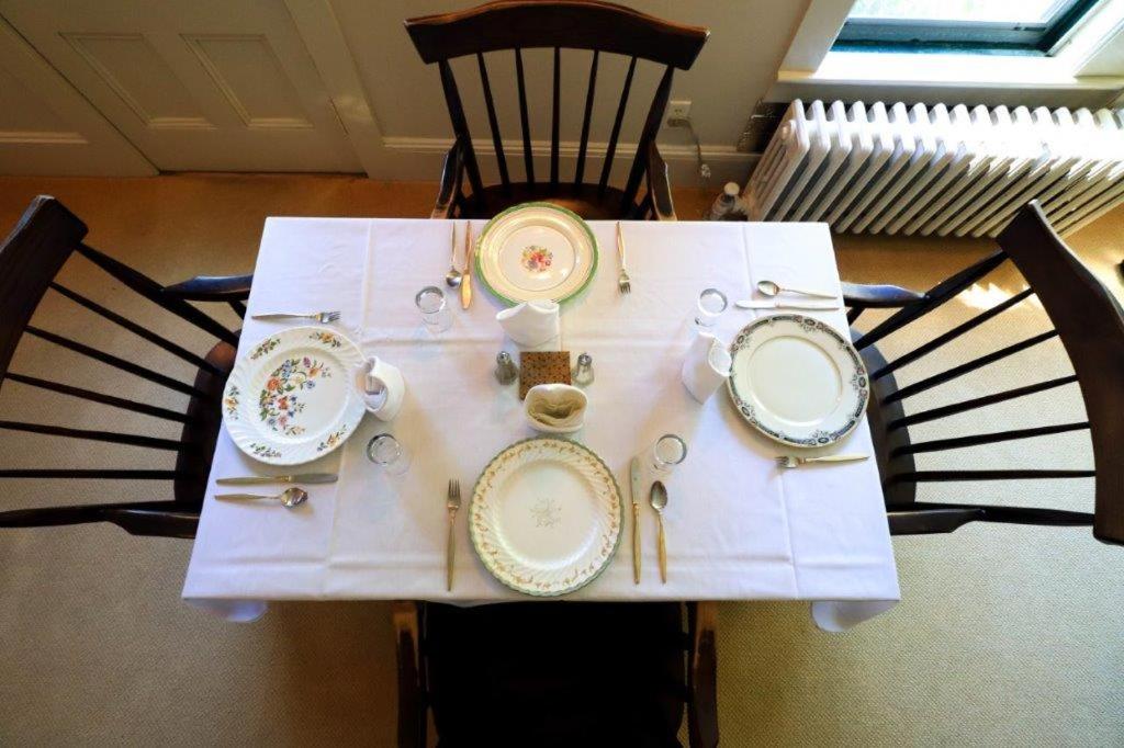 Follansbee Inn