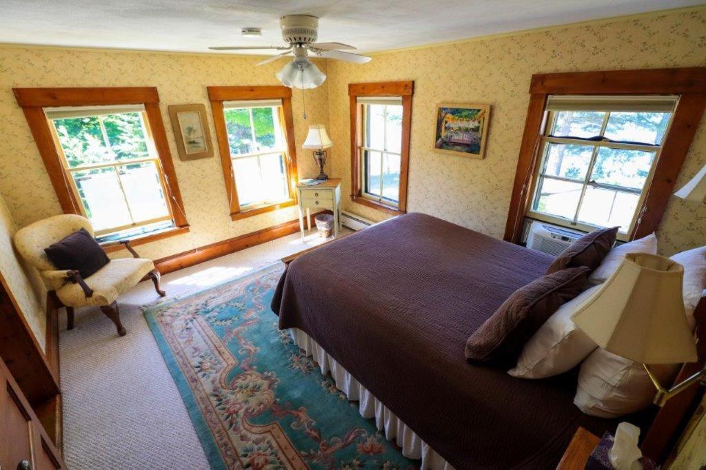 Follansbee Inn