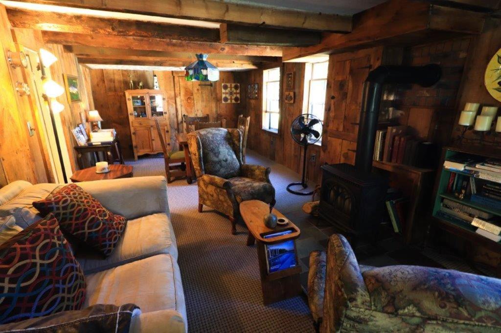 Follansbee Inn