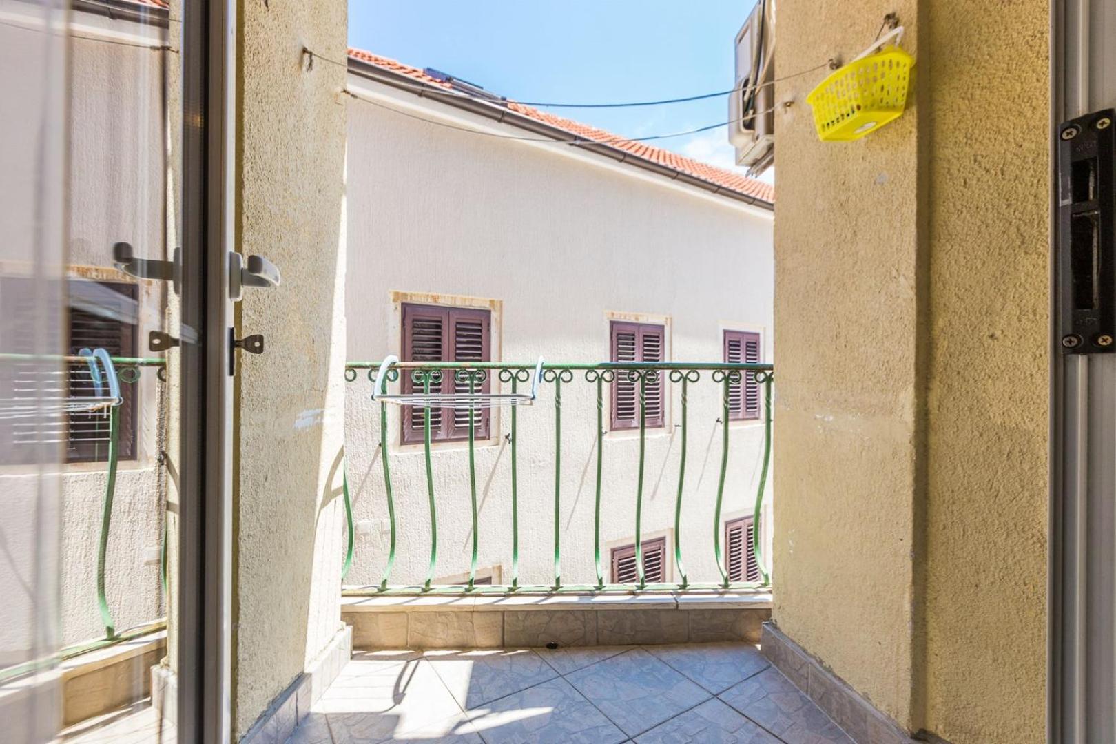 Forum 2BR apartment in old town view 2