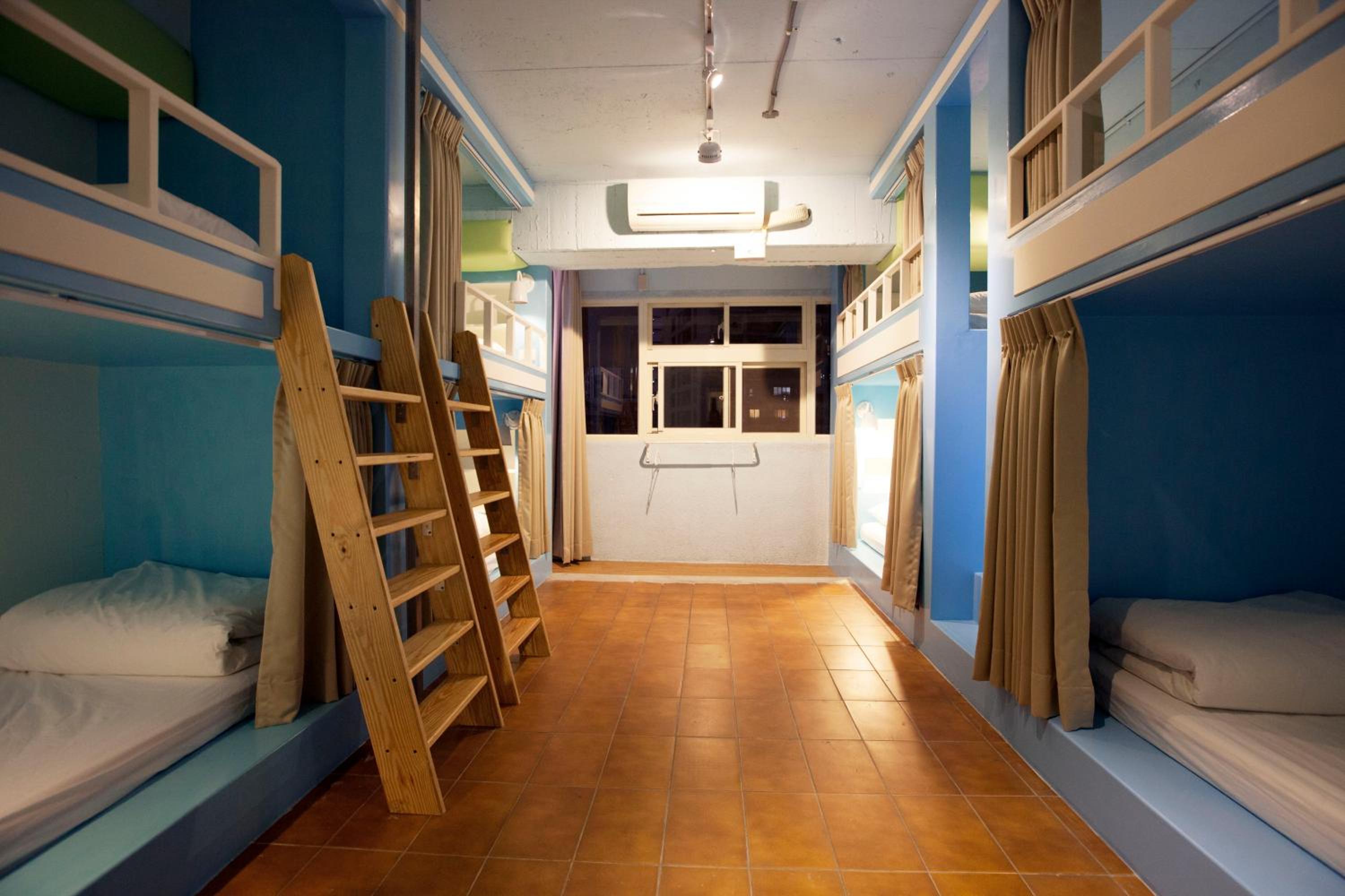 Mr. Lobster’s Secret Den design hostel