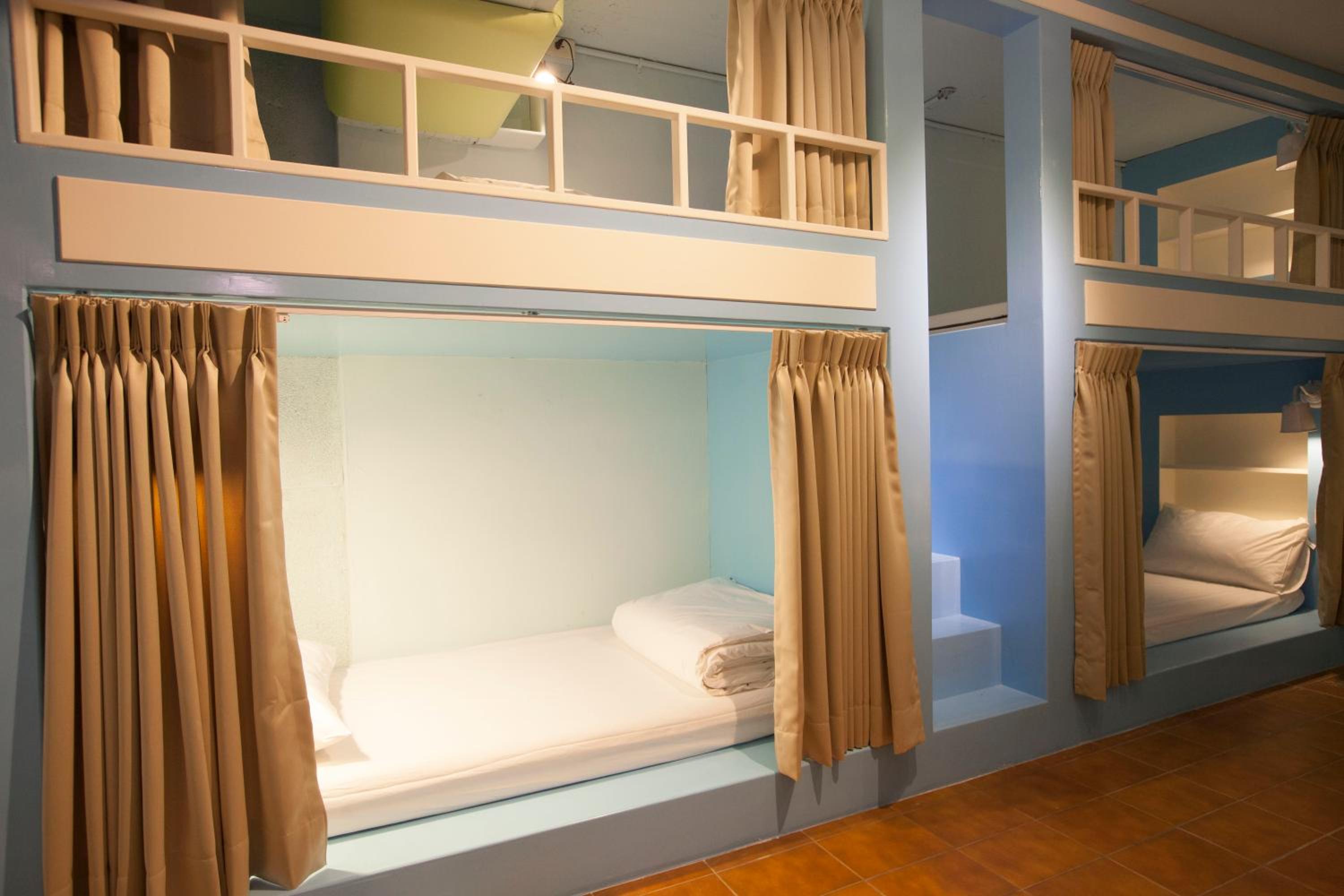 Mr. Lobster’s Secret Den design hostel