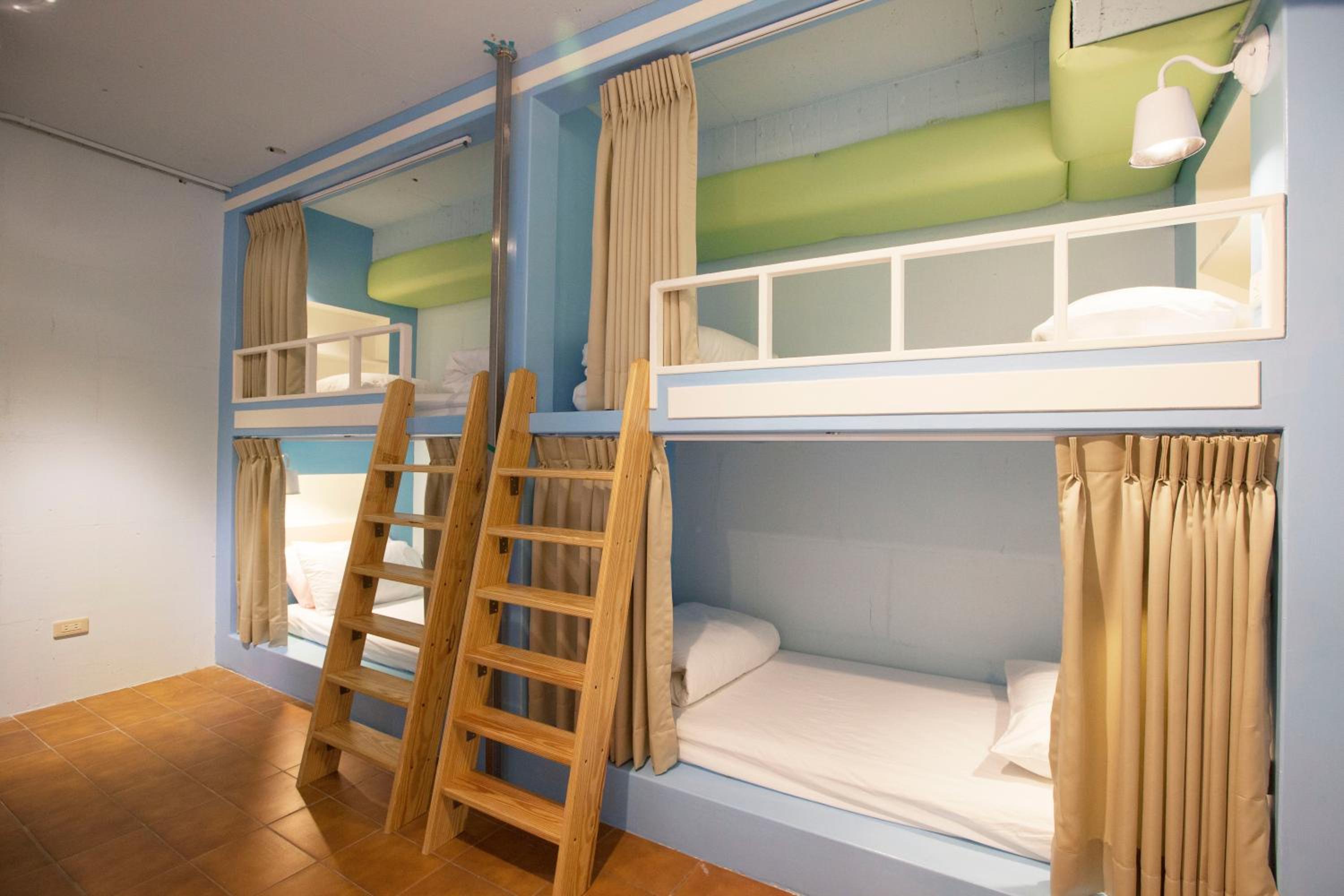 Mr. Lobster’s Secret Den design hostel