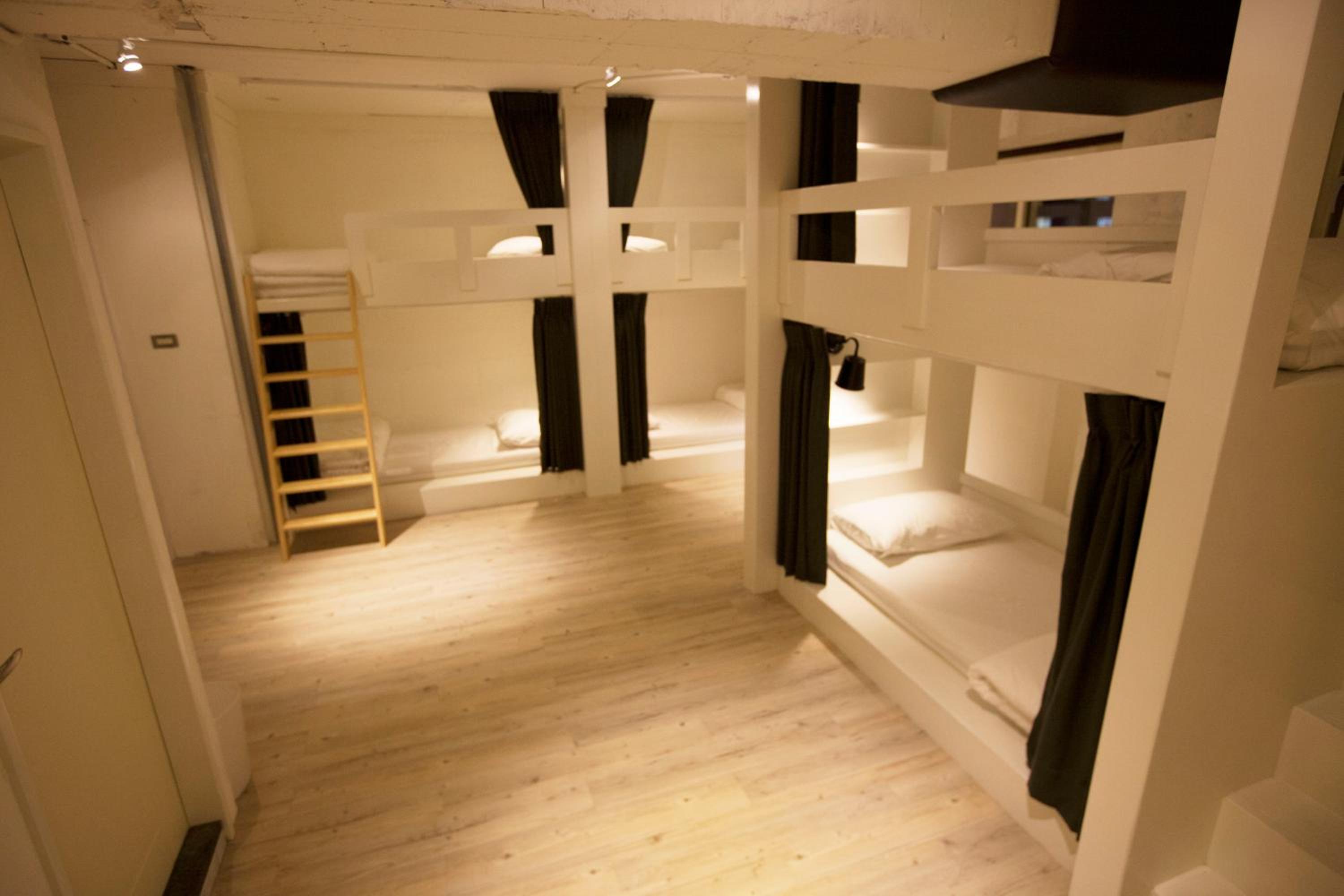 Mr. Lobster’s Secret Den design hostel