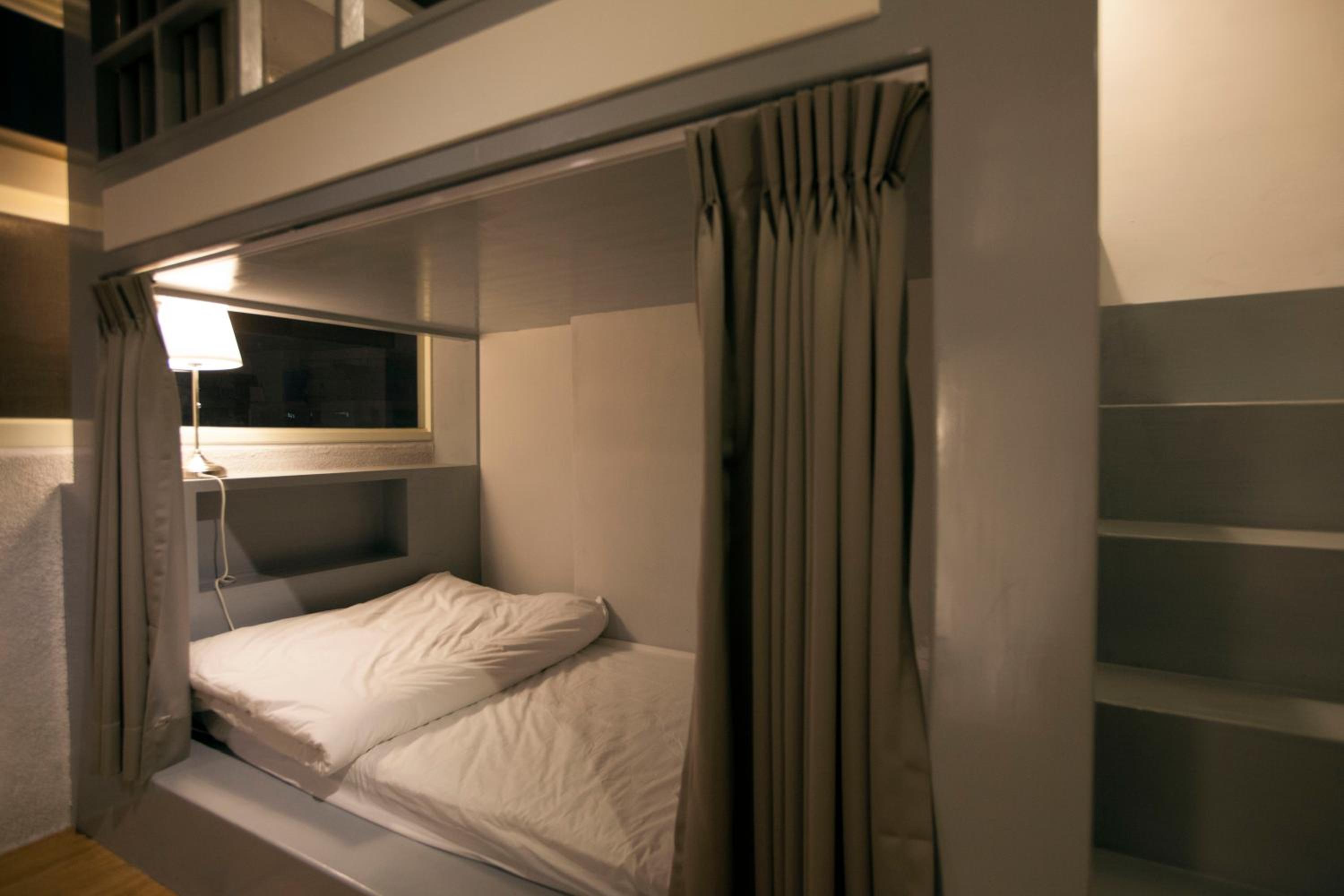 Mr. Lobster’s Secret Den design hostel
