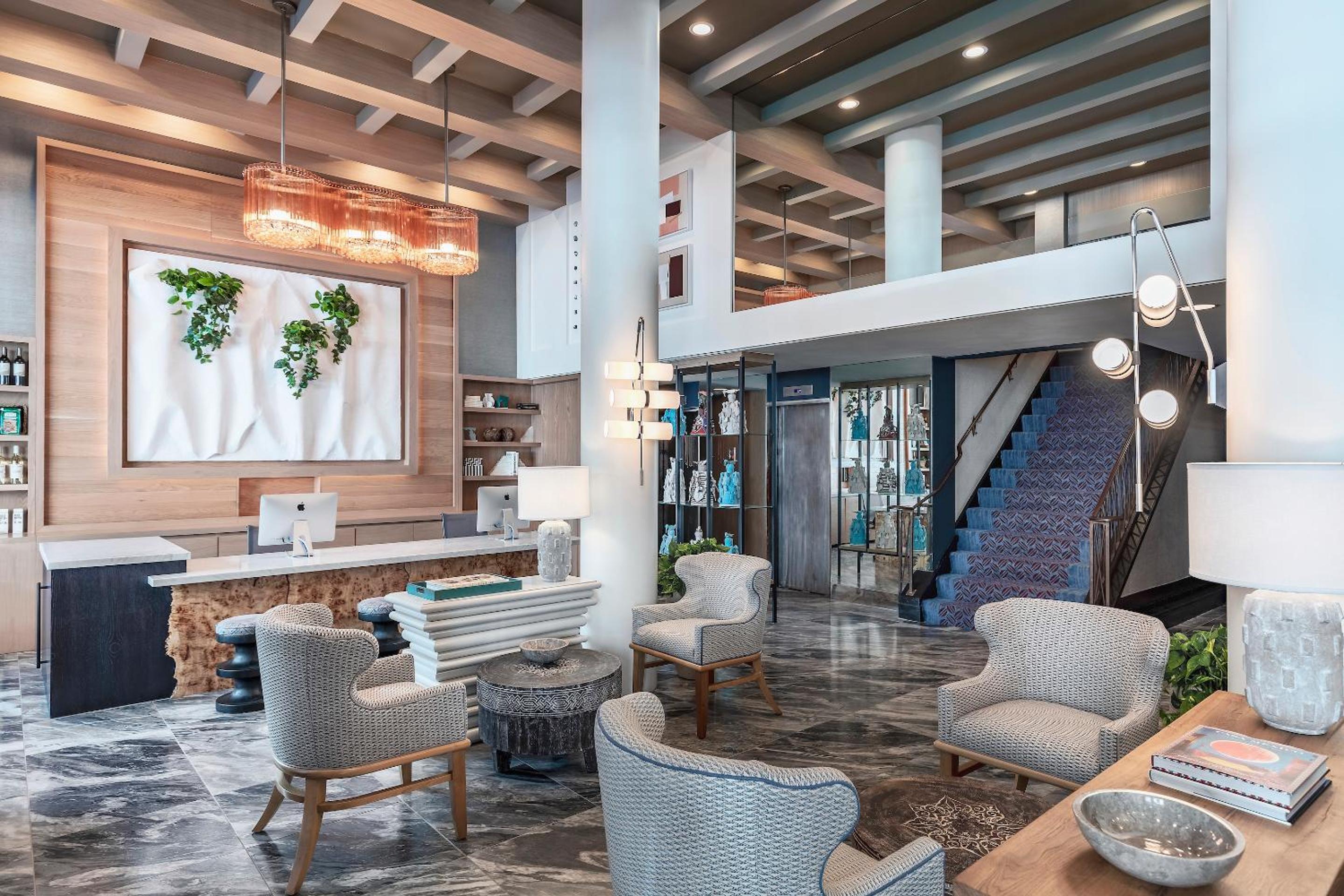 Hotel Triton-2