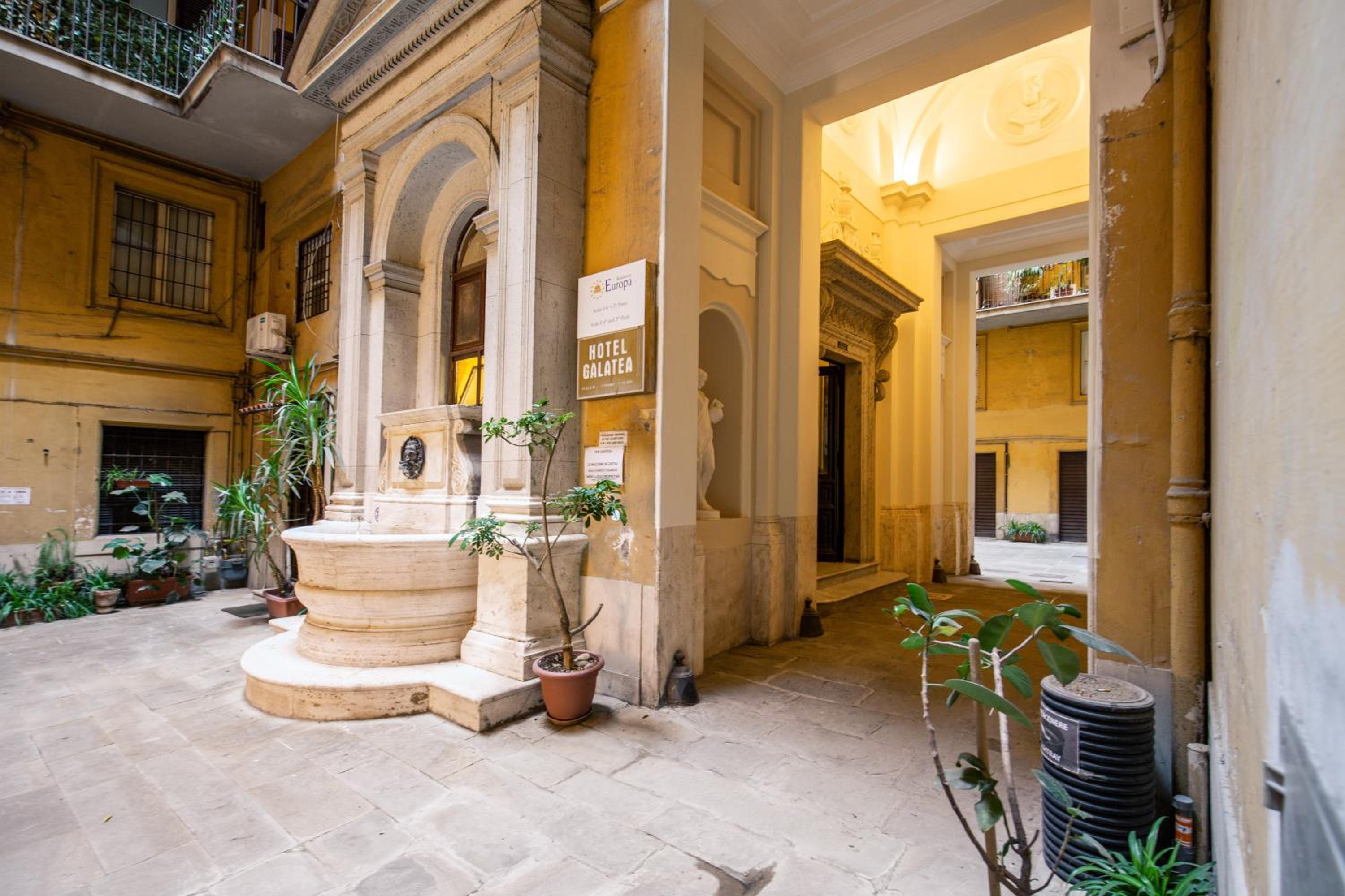 DeCharme apartment with terrace in Monti
