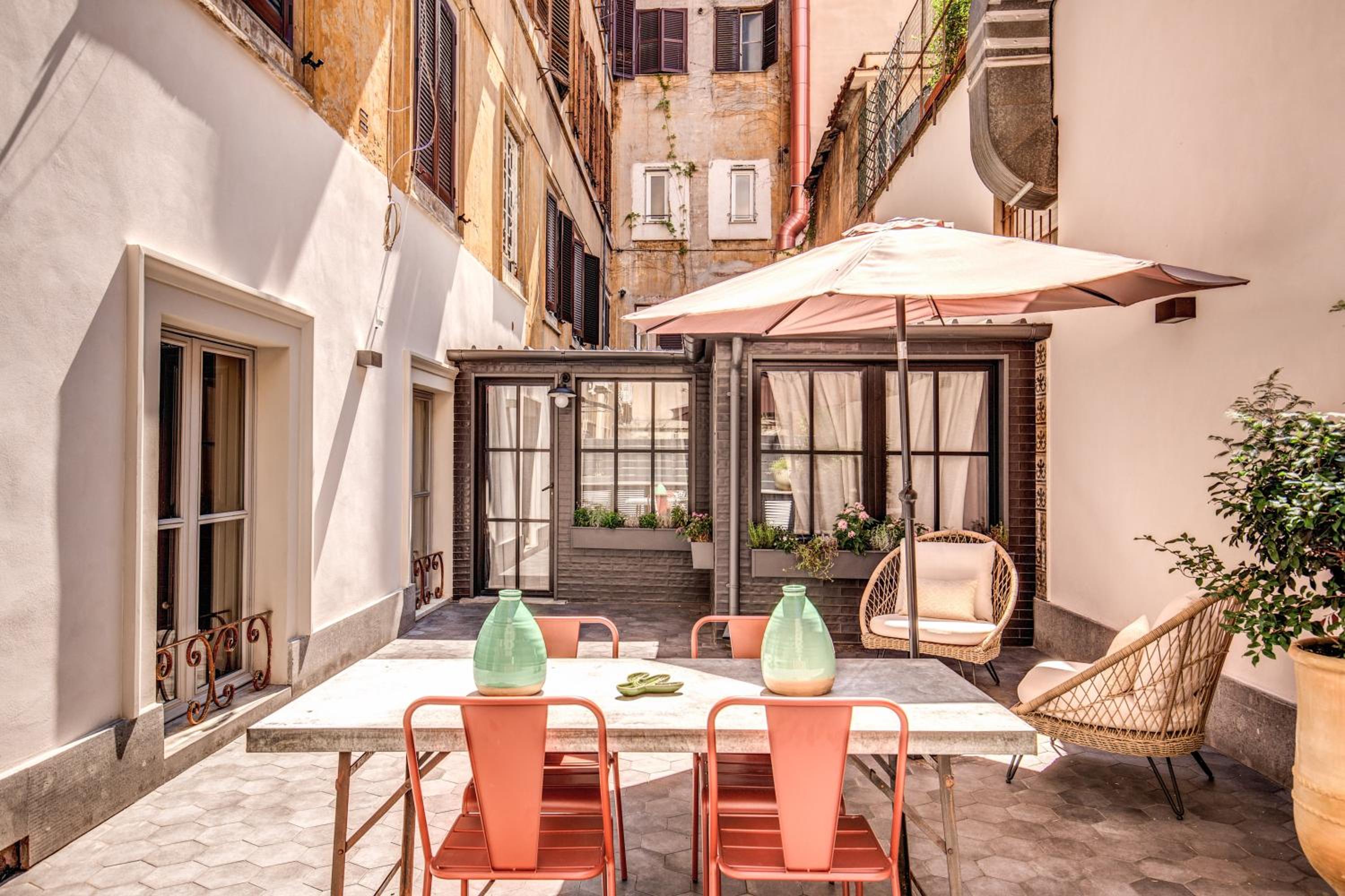 DeCharme apartment with terrace in Monti