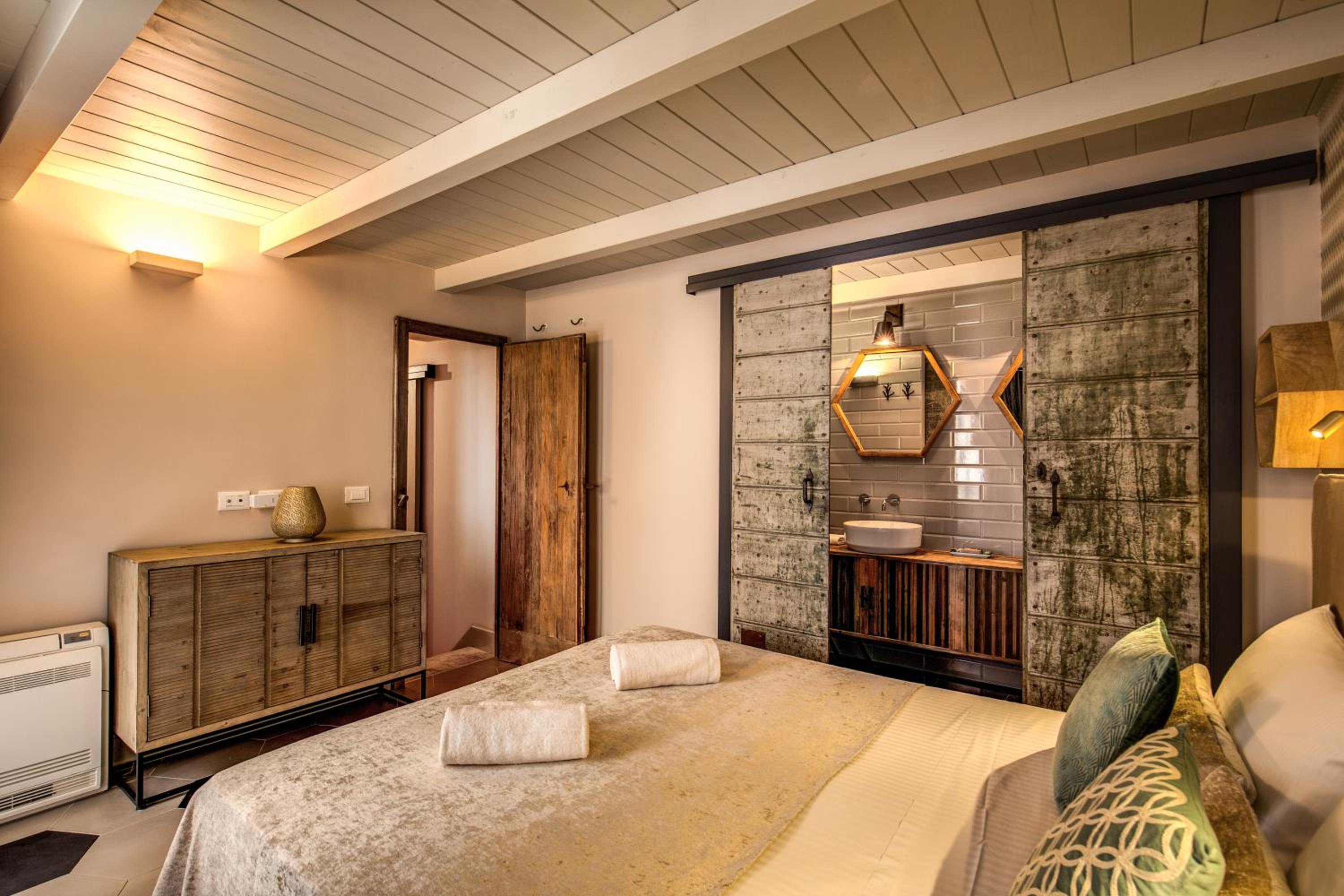 DeCharme apartment with terrace in Monti
