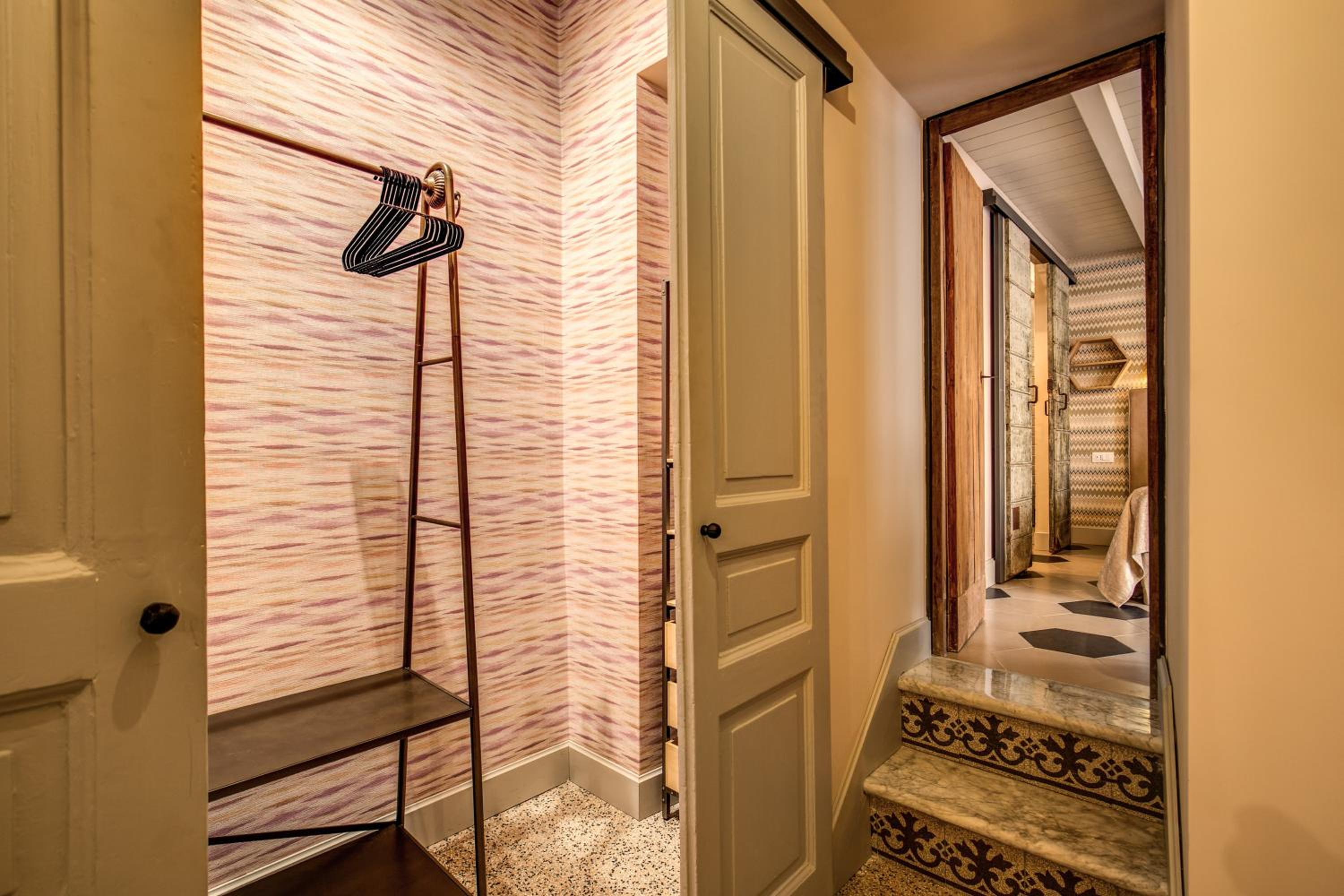 DeCharme apartment with terrace in Monti