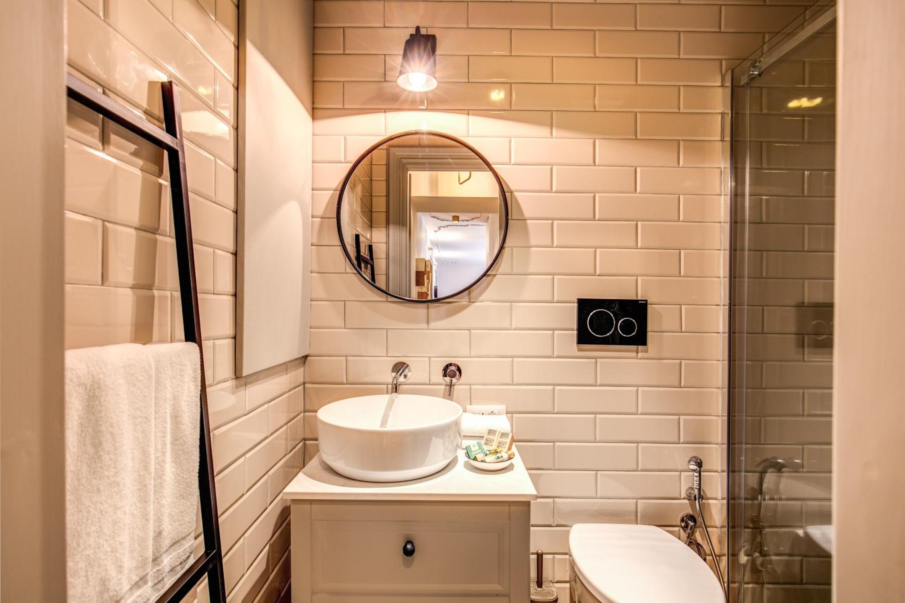DeCharme apartment with terrace in Monti
