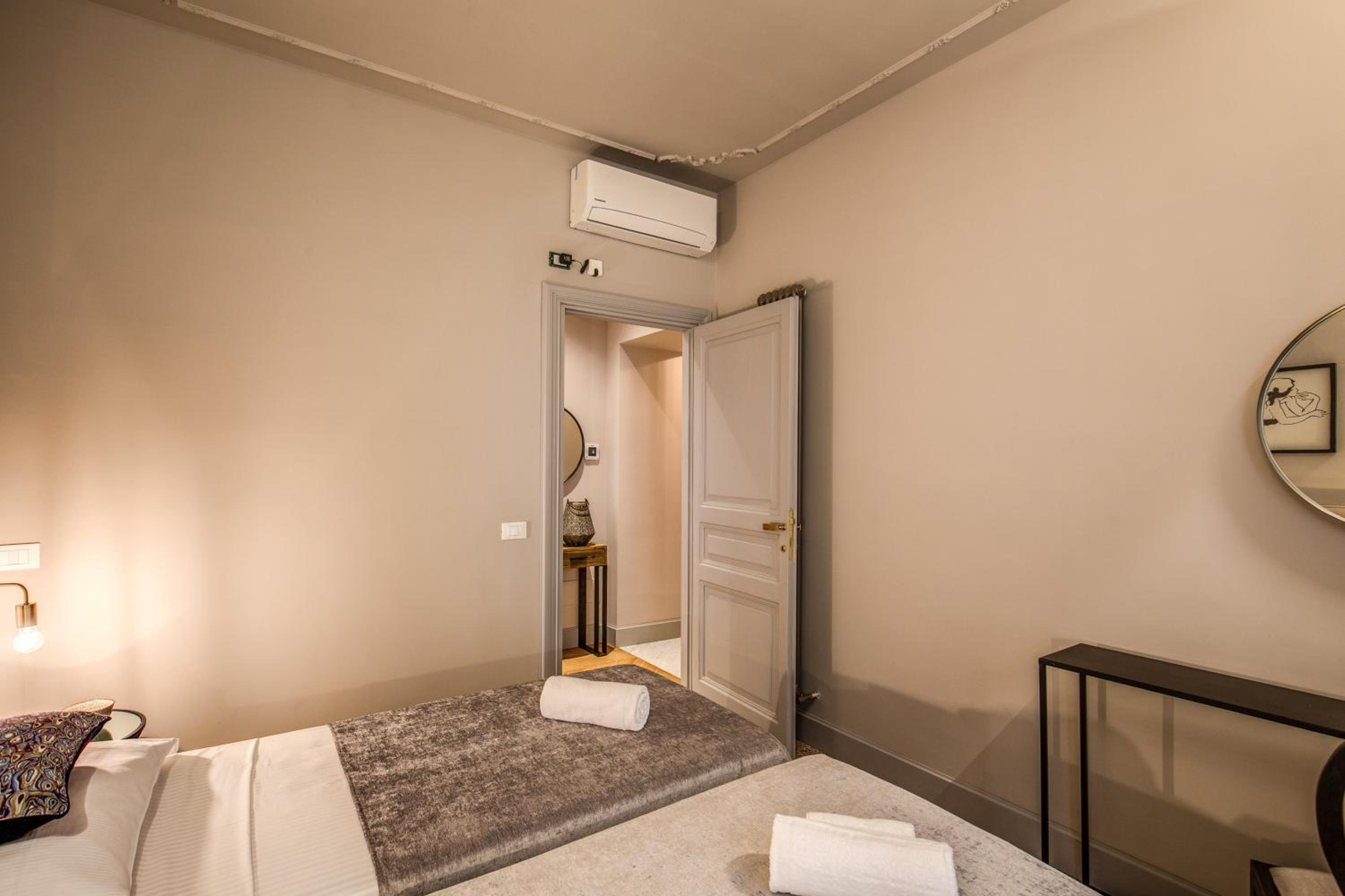 DeCharme apartment with terrace in Monti
