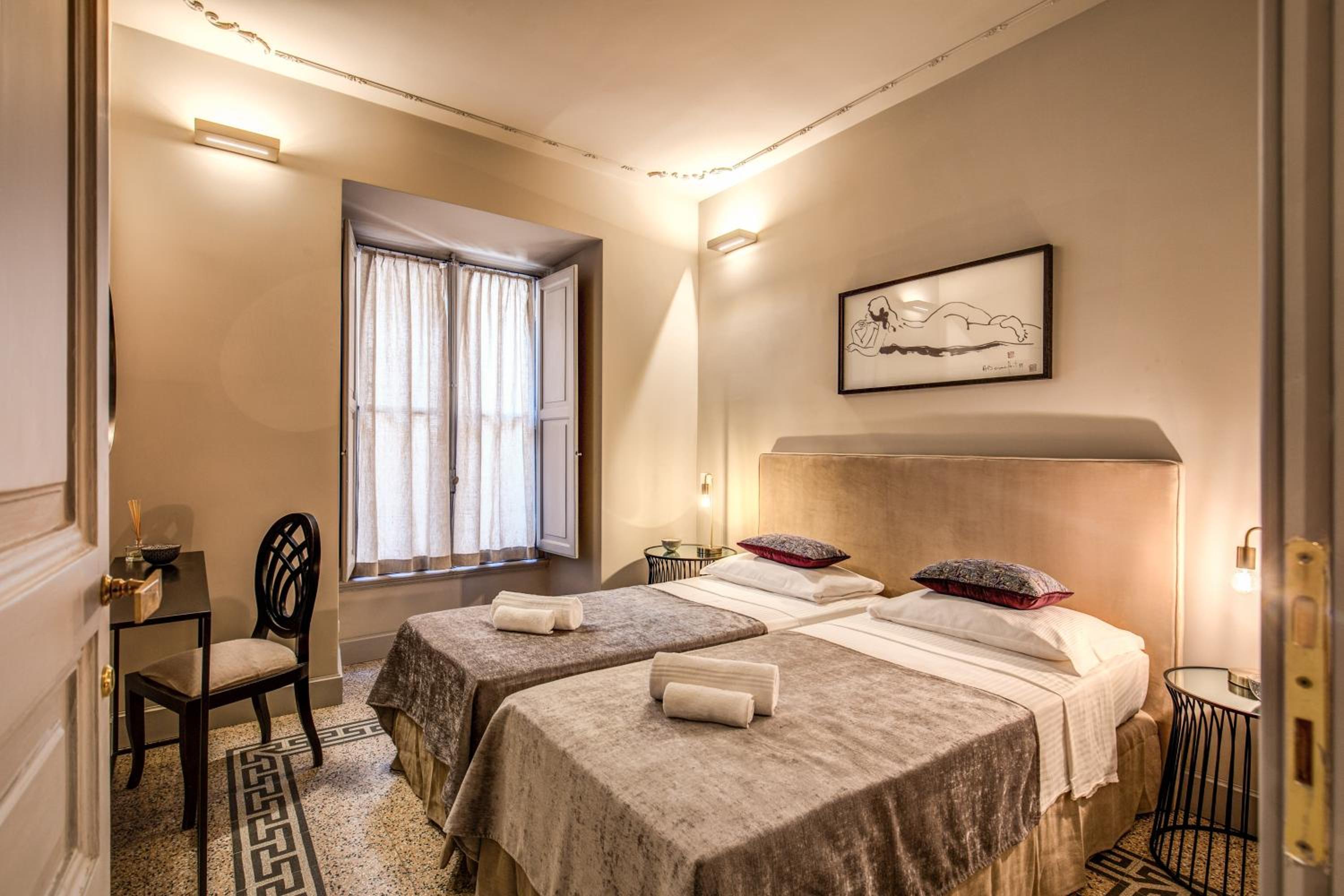 DeCharme apartment with terrace in Monti
