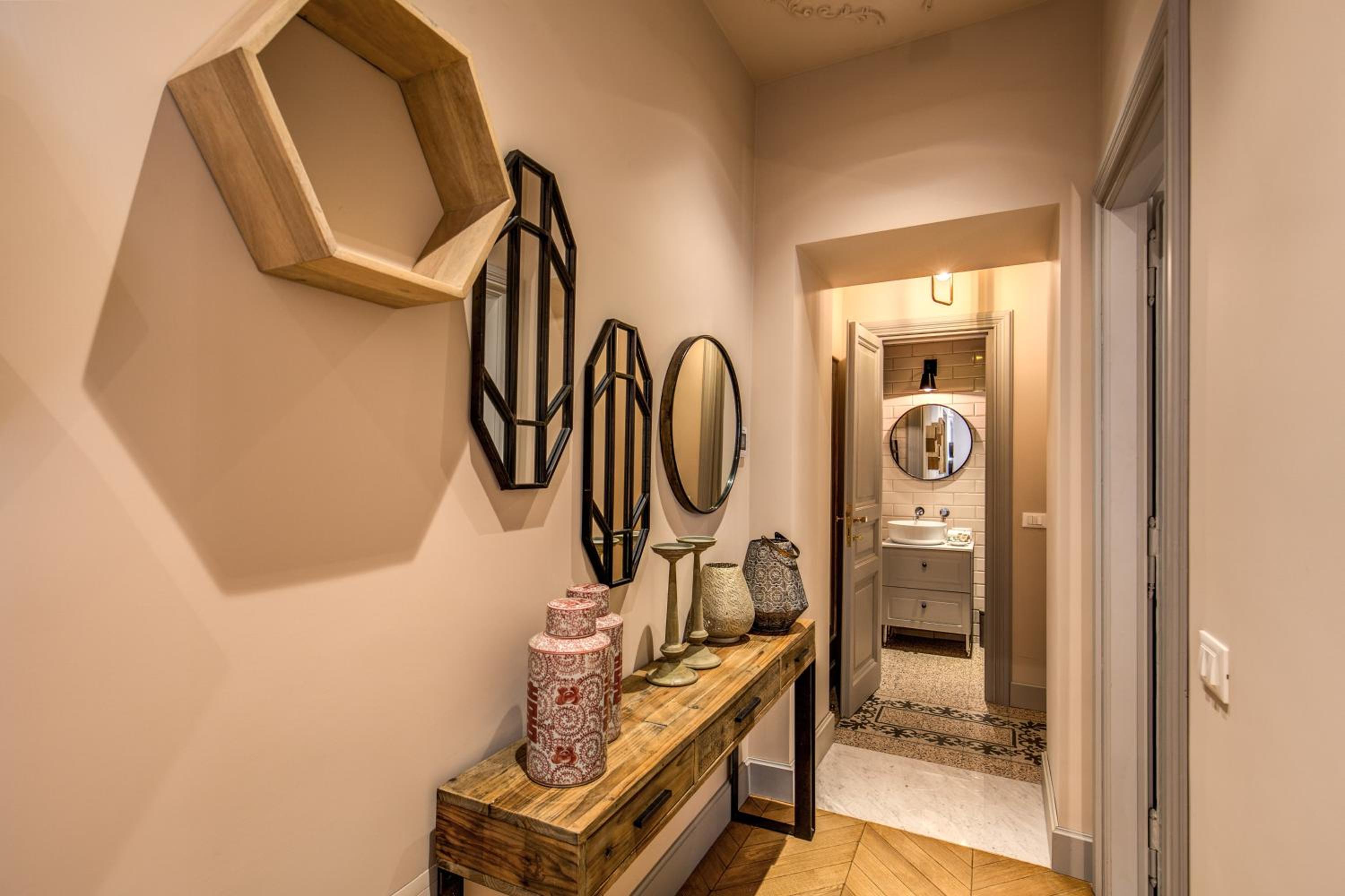DeCharme apartment with terrace in Monti