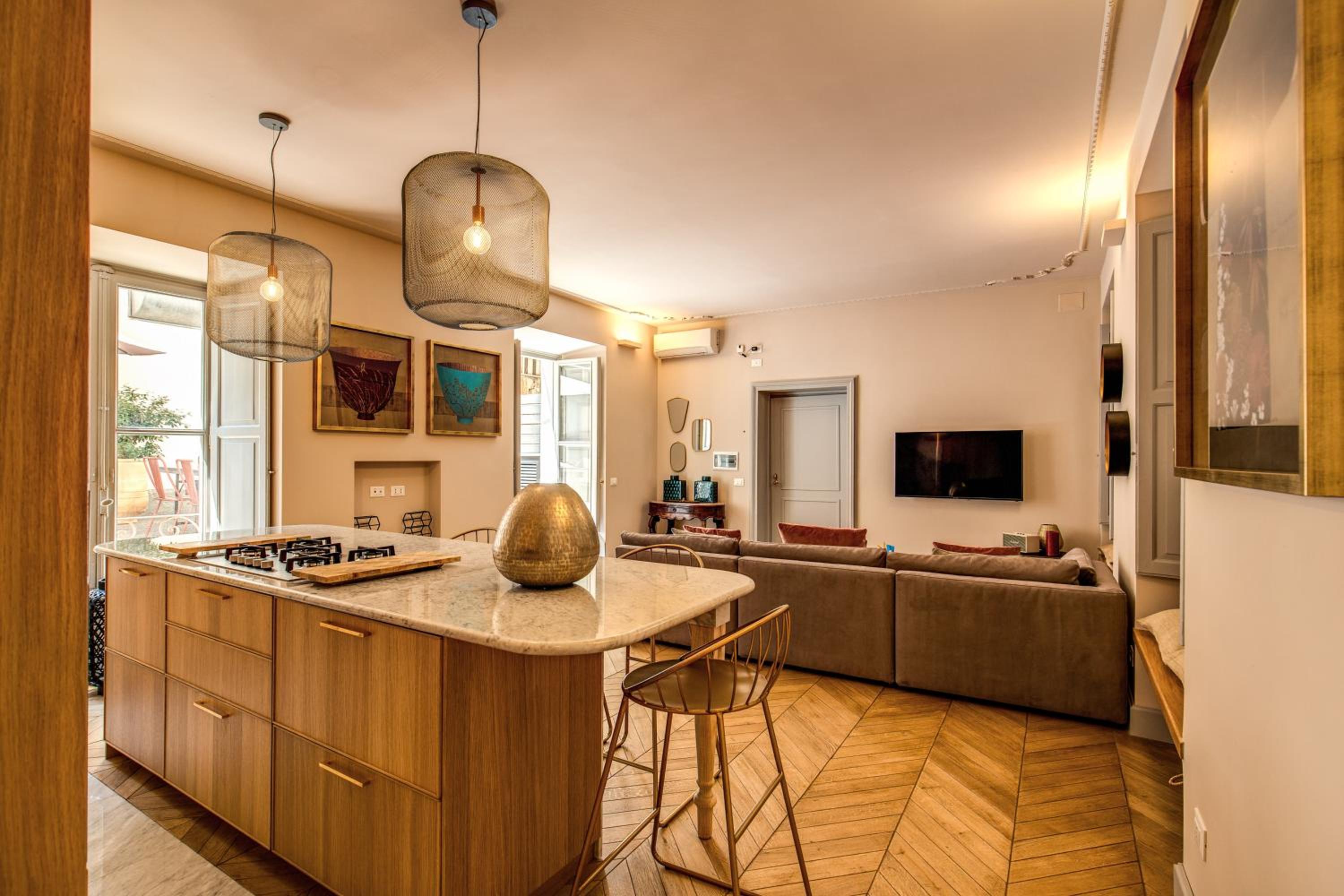 DeCharme apartment with terrace in Monti