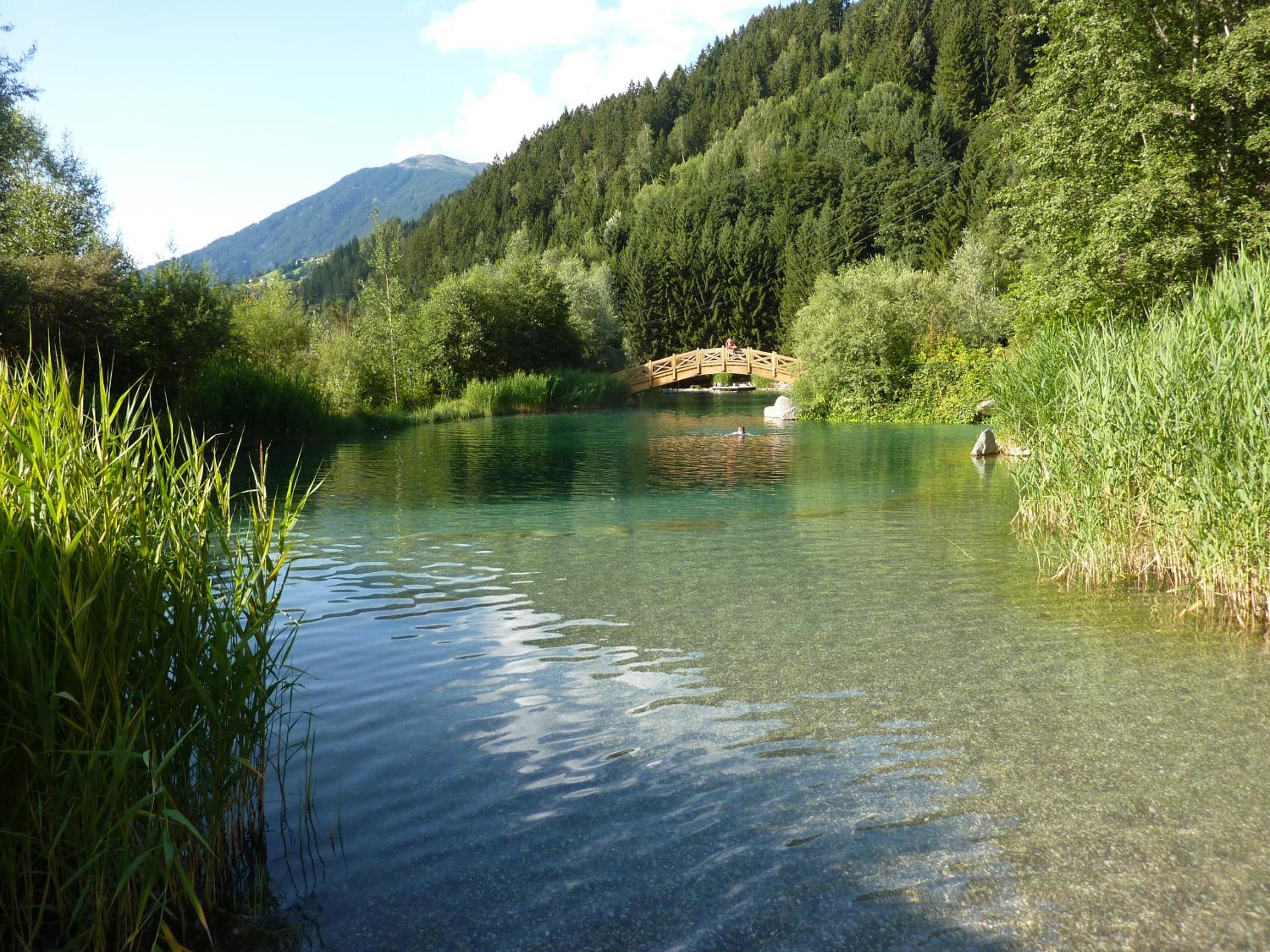 Mountainview Lodge - Chalet im Zillertal direkt am 5 Sterne Campingplatz Aufenfeld mit Hallenbad und Sauna