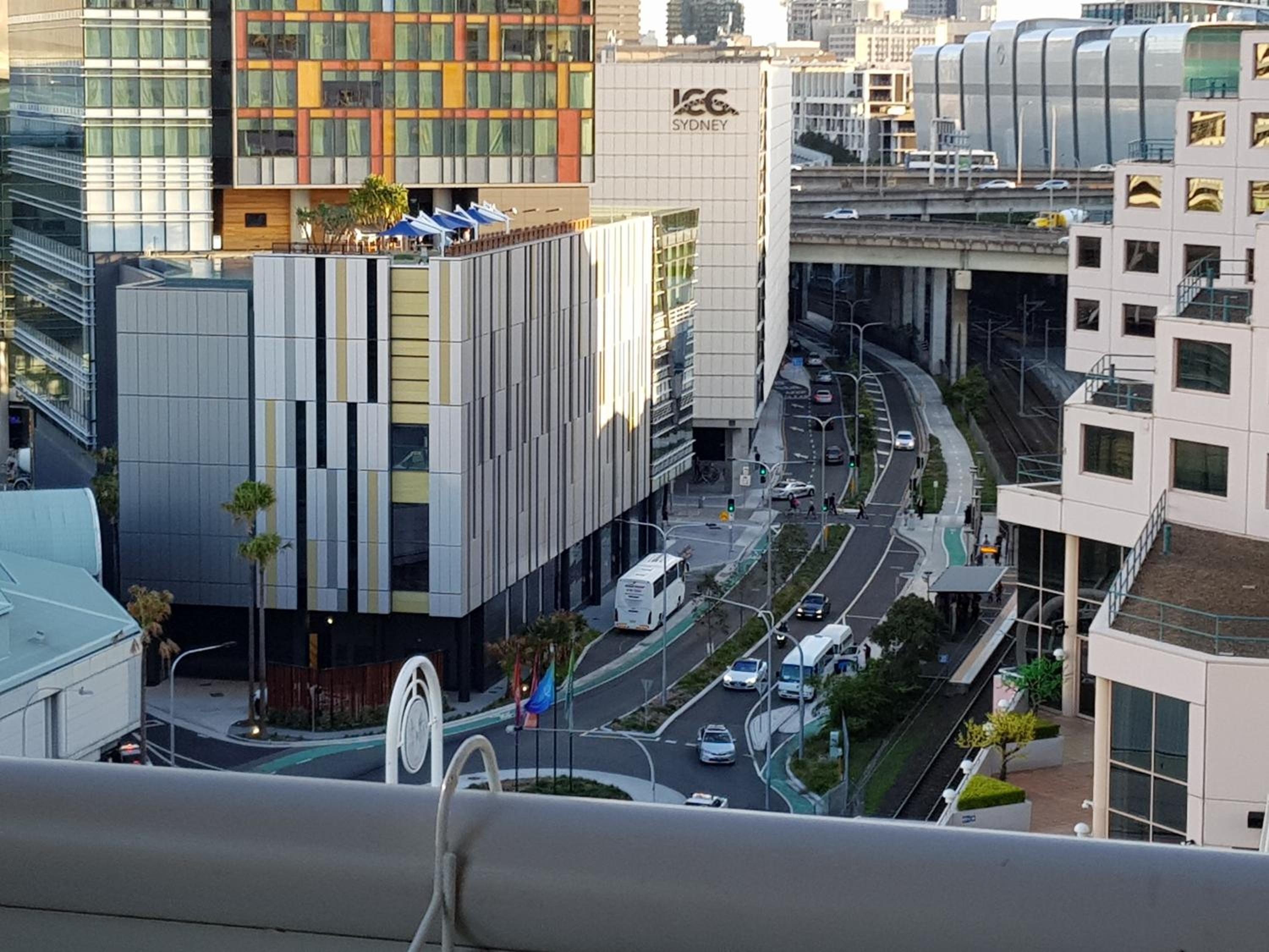 Hotel Darling Harbour 2 Bedroom Apartment - Image 1