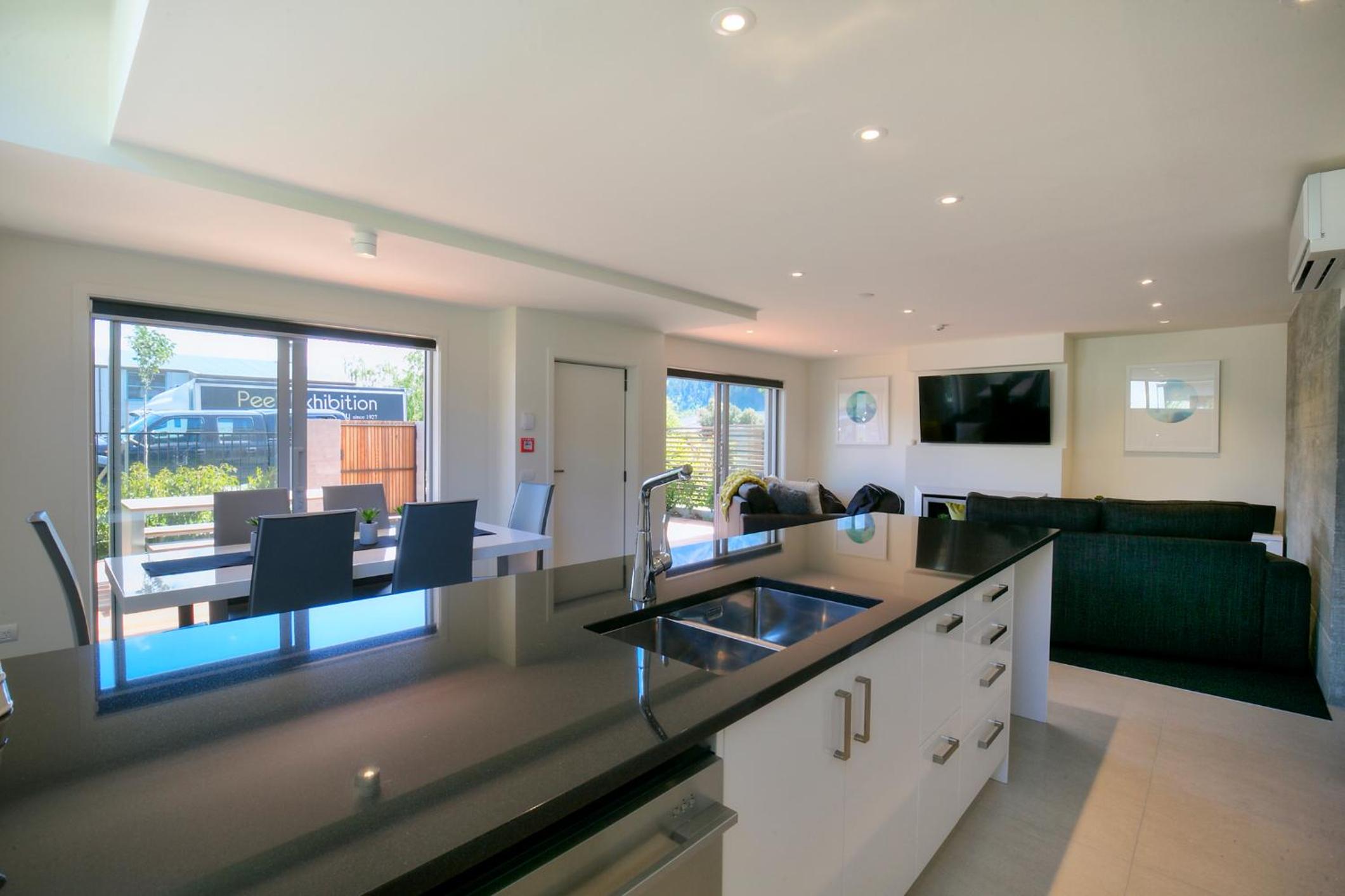 Diamond Luxury Central Queenstown view 2