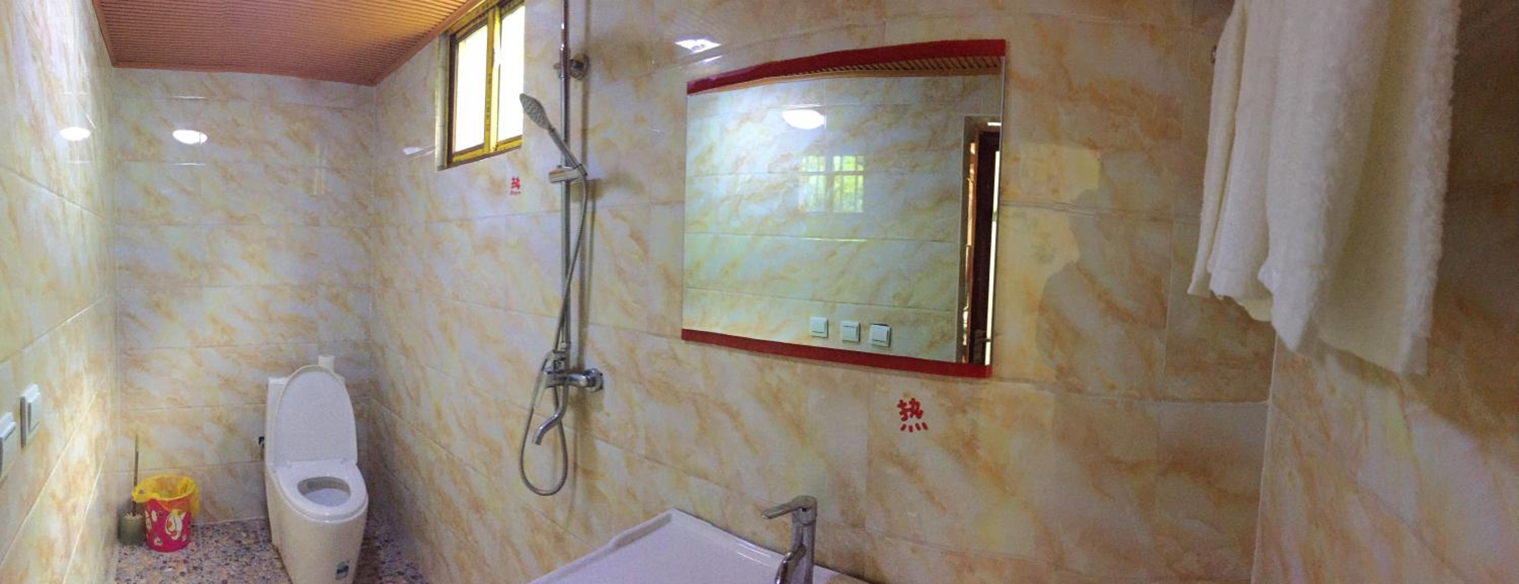 TIBET Guest house 虎跳峡卓玛客栈