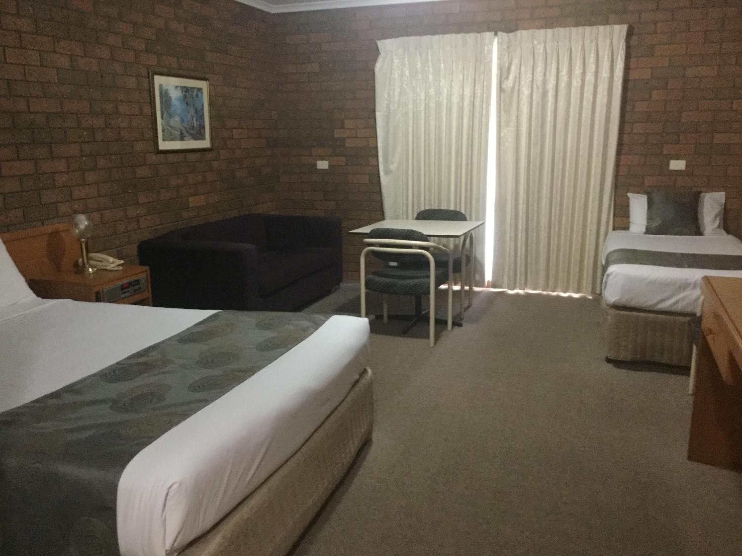 Sportslander Motor Inn