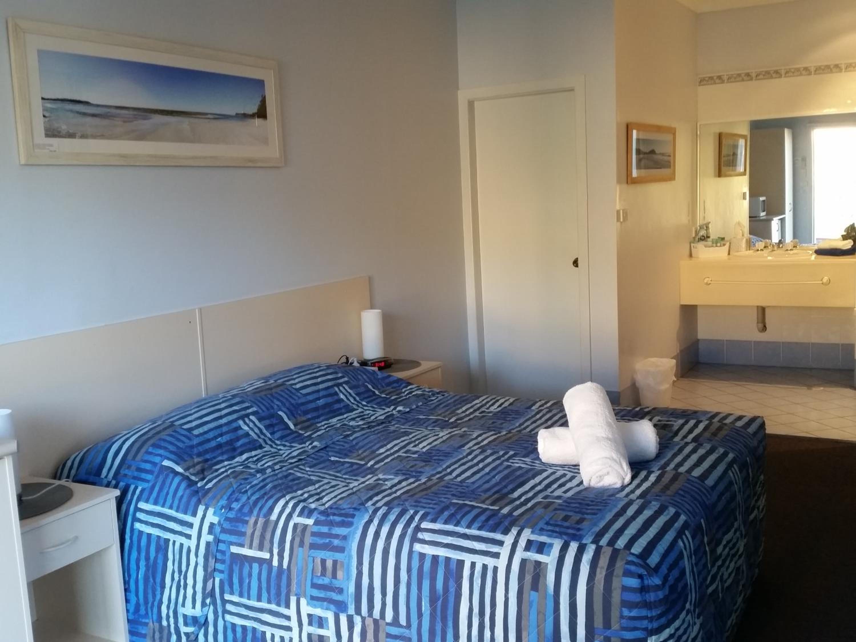 Dolphins Motel
