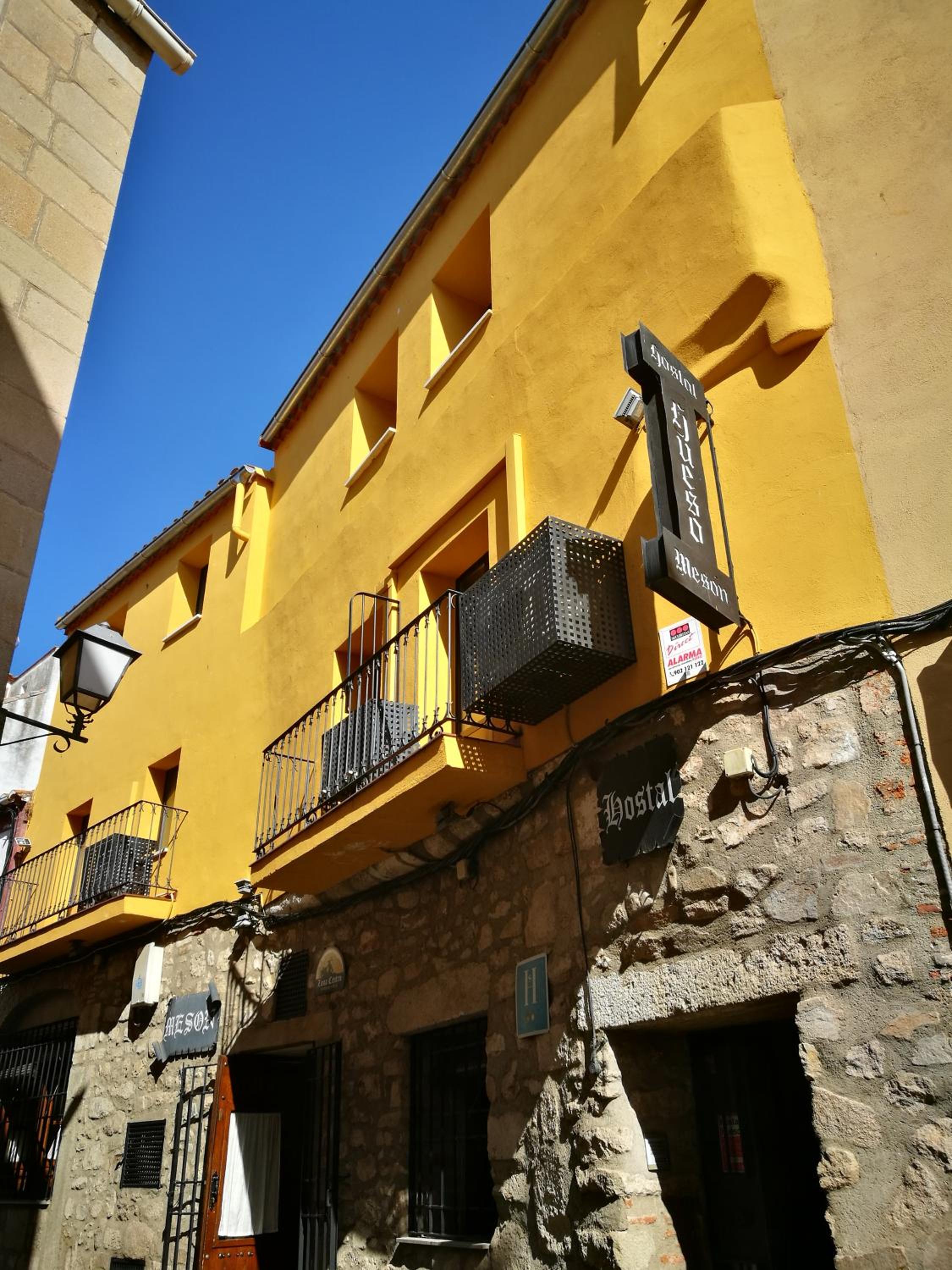 Hostal Hueso
