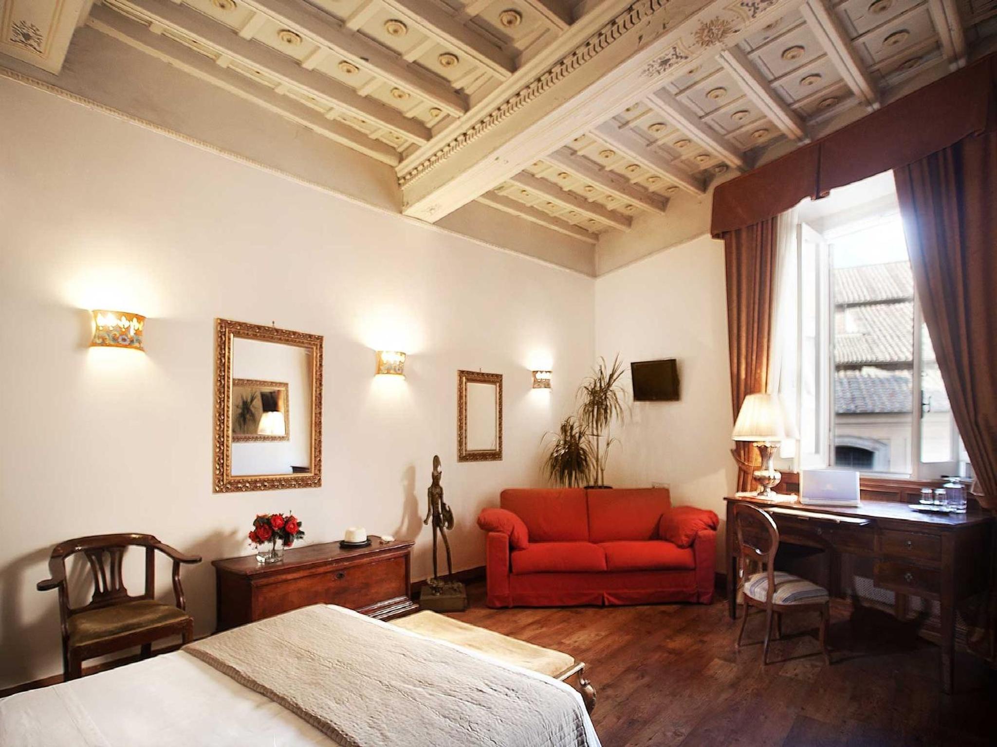 Pantheon Inn