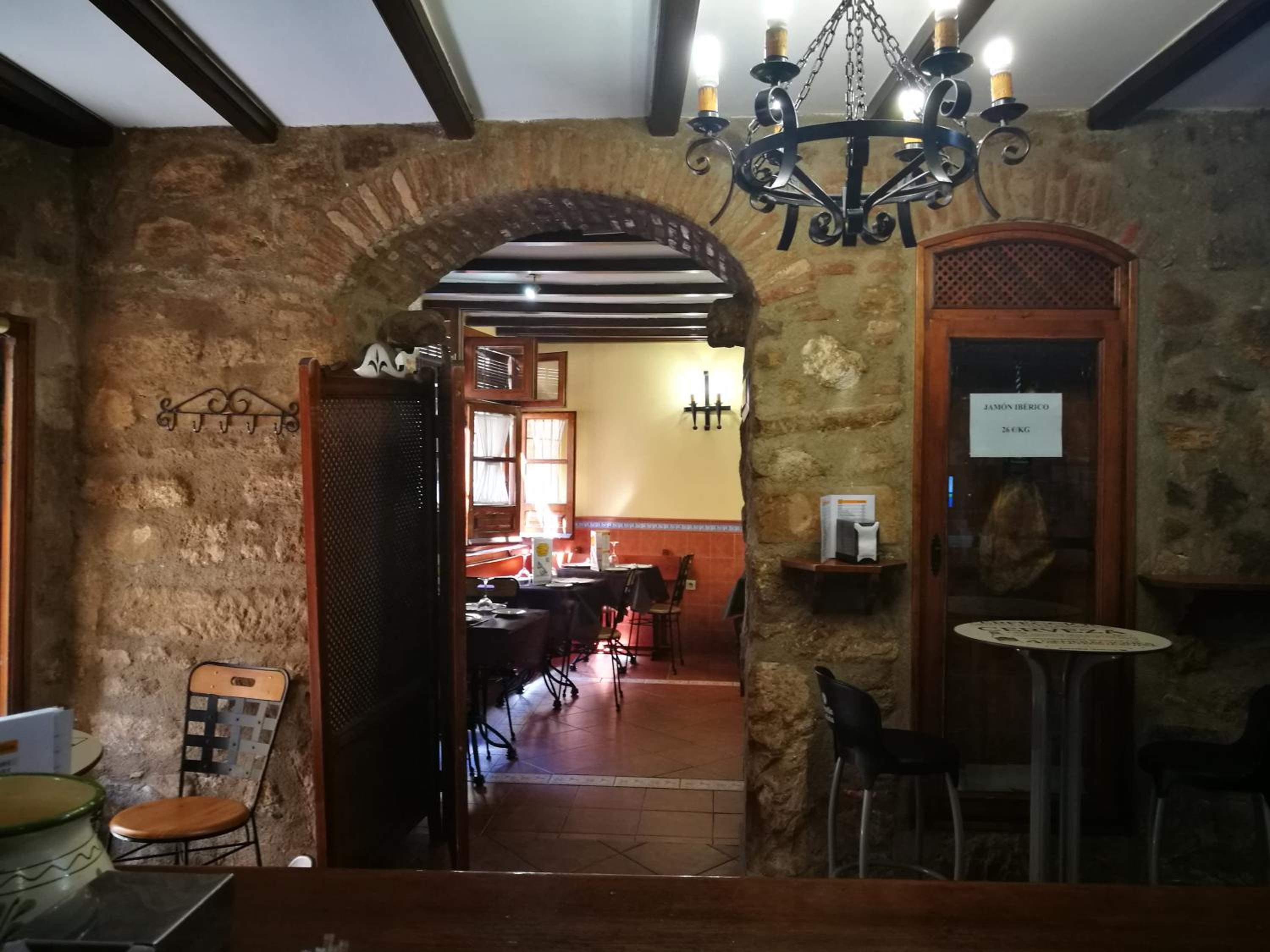 Hostal Hueso