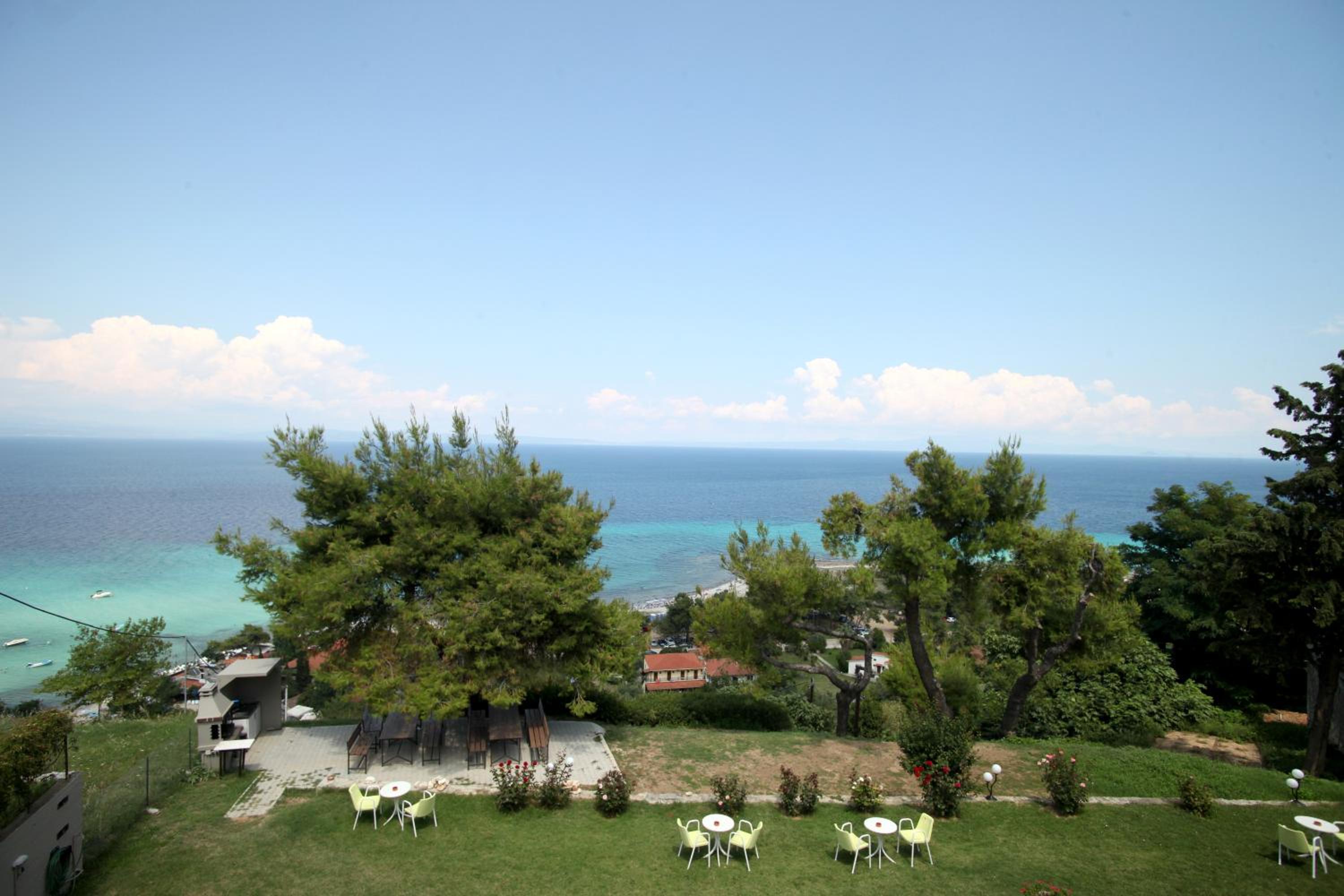 Sea View Apollo Apartments & Studios in Afytos