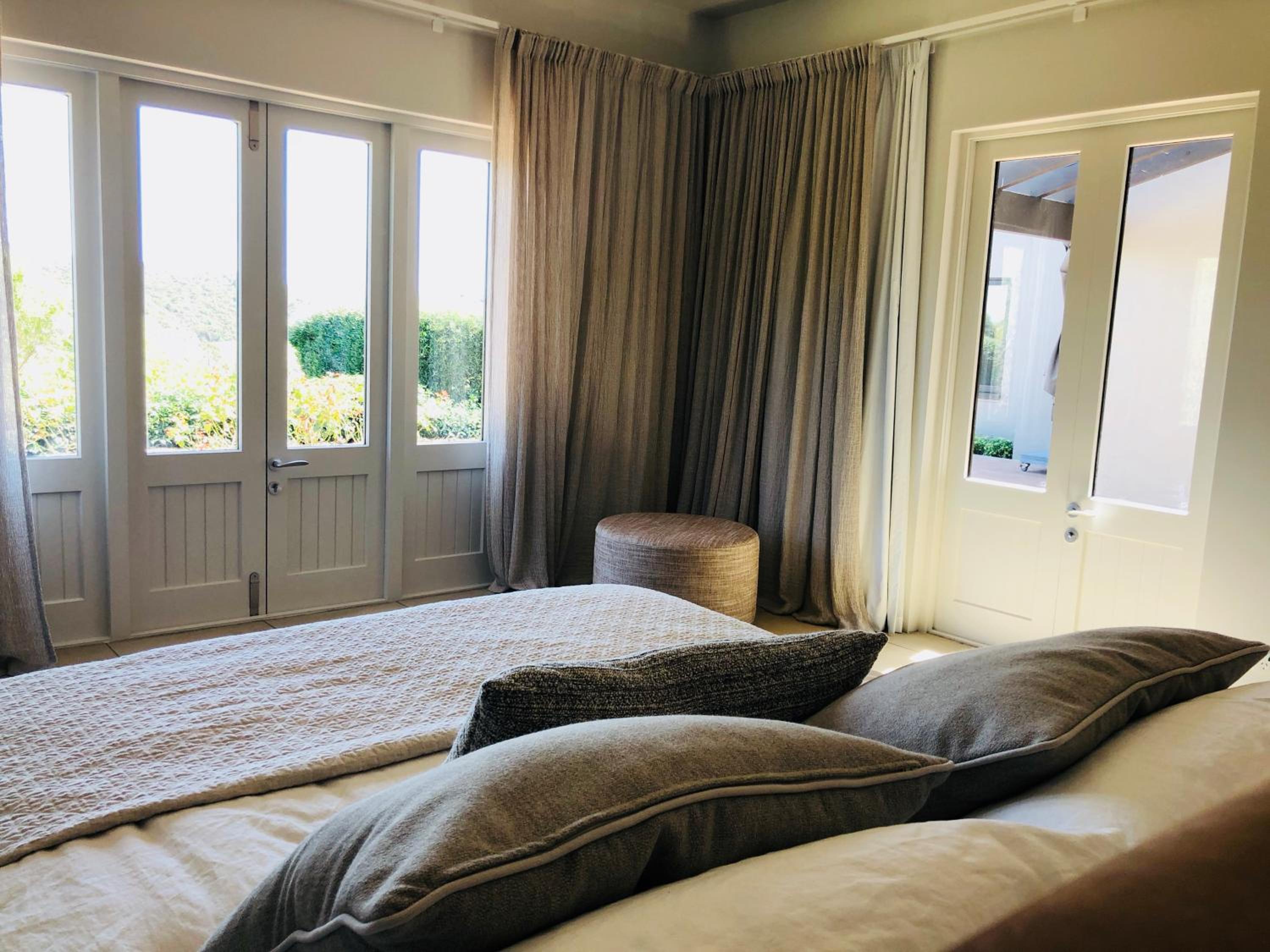 Cable Bay Luxury Villa view 4