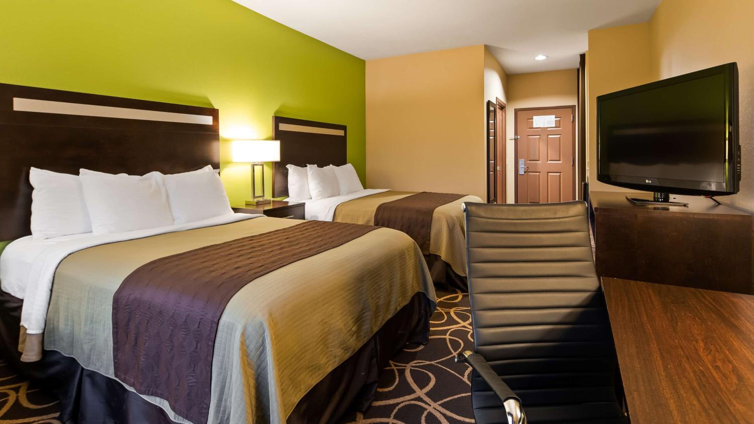 Best Western Plus Kenedy Inn